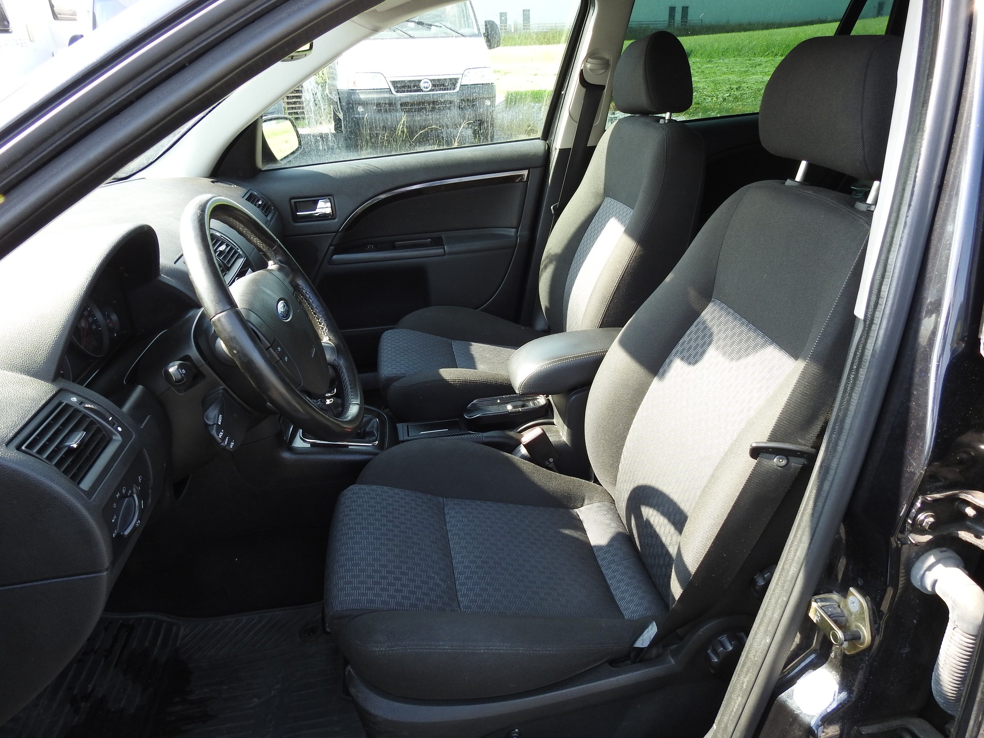 FORD Mondeo 2.0 Trend-image-12
