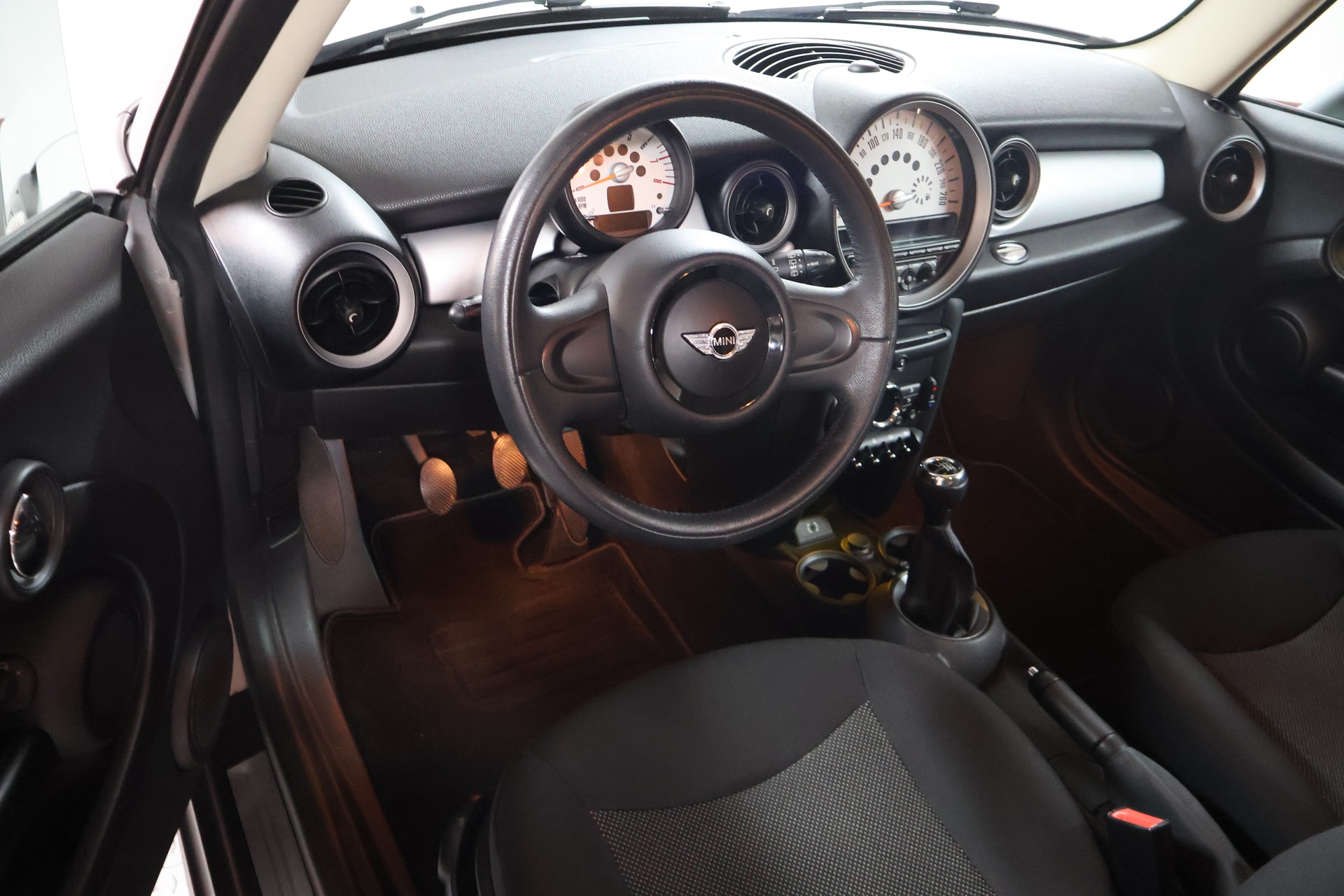 MINI Clubman One-image-7