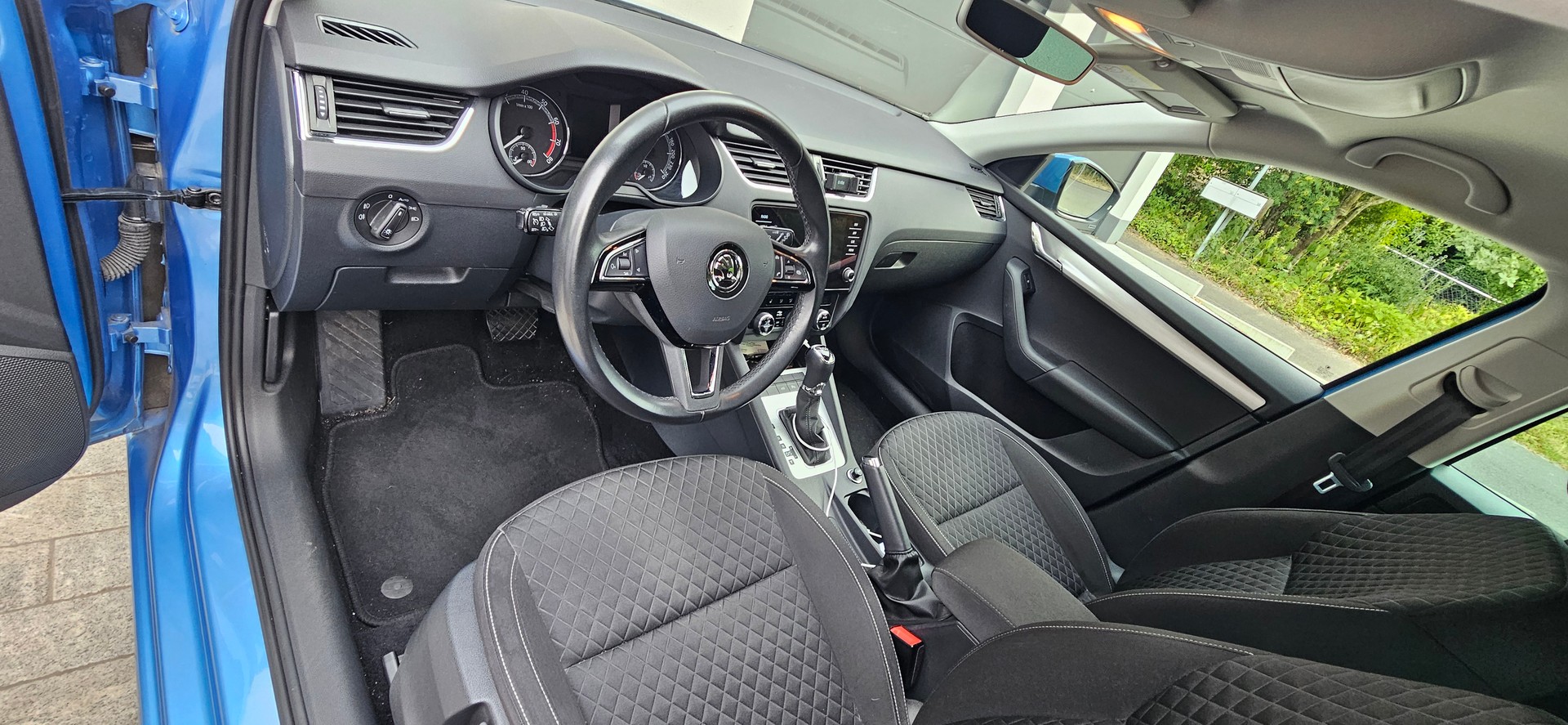 SKODA 1.5 TSI Ambition DSG-image-5