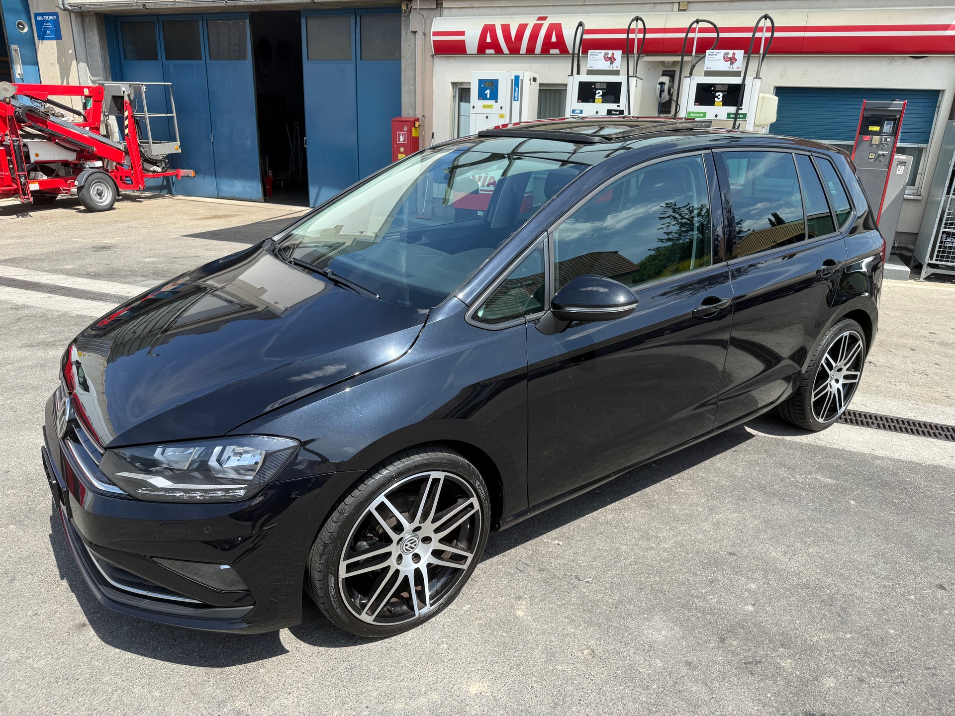 VW Golf Sportsvan 1.0 TSI Comfortline-image-1