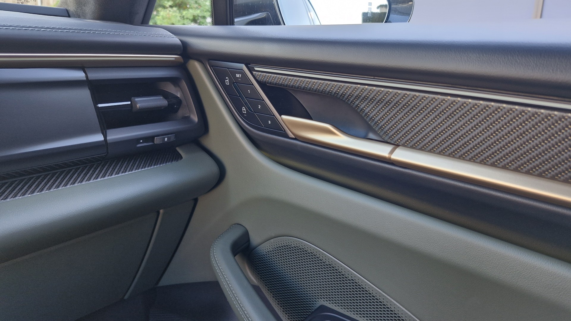 PORSCHE Turbo-image-6