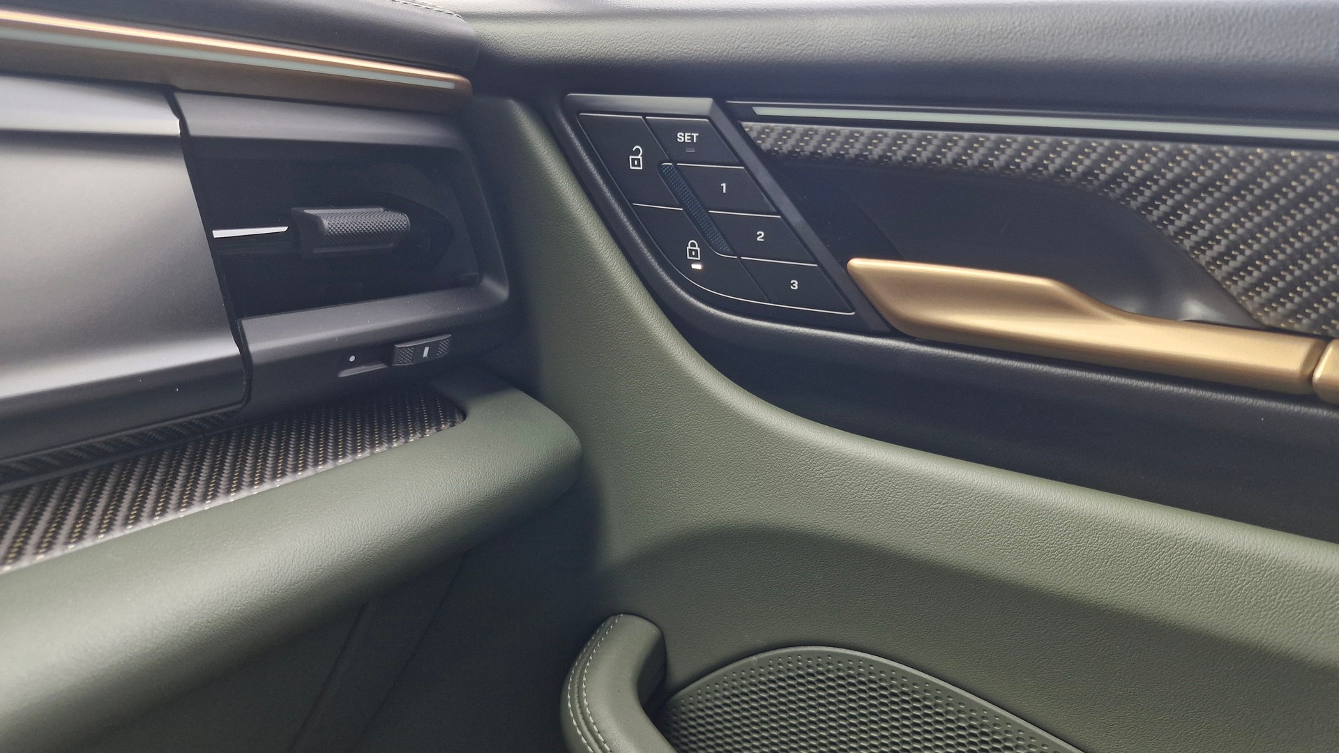 PORSCHE Turbo-image-7