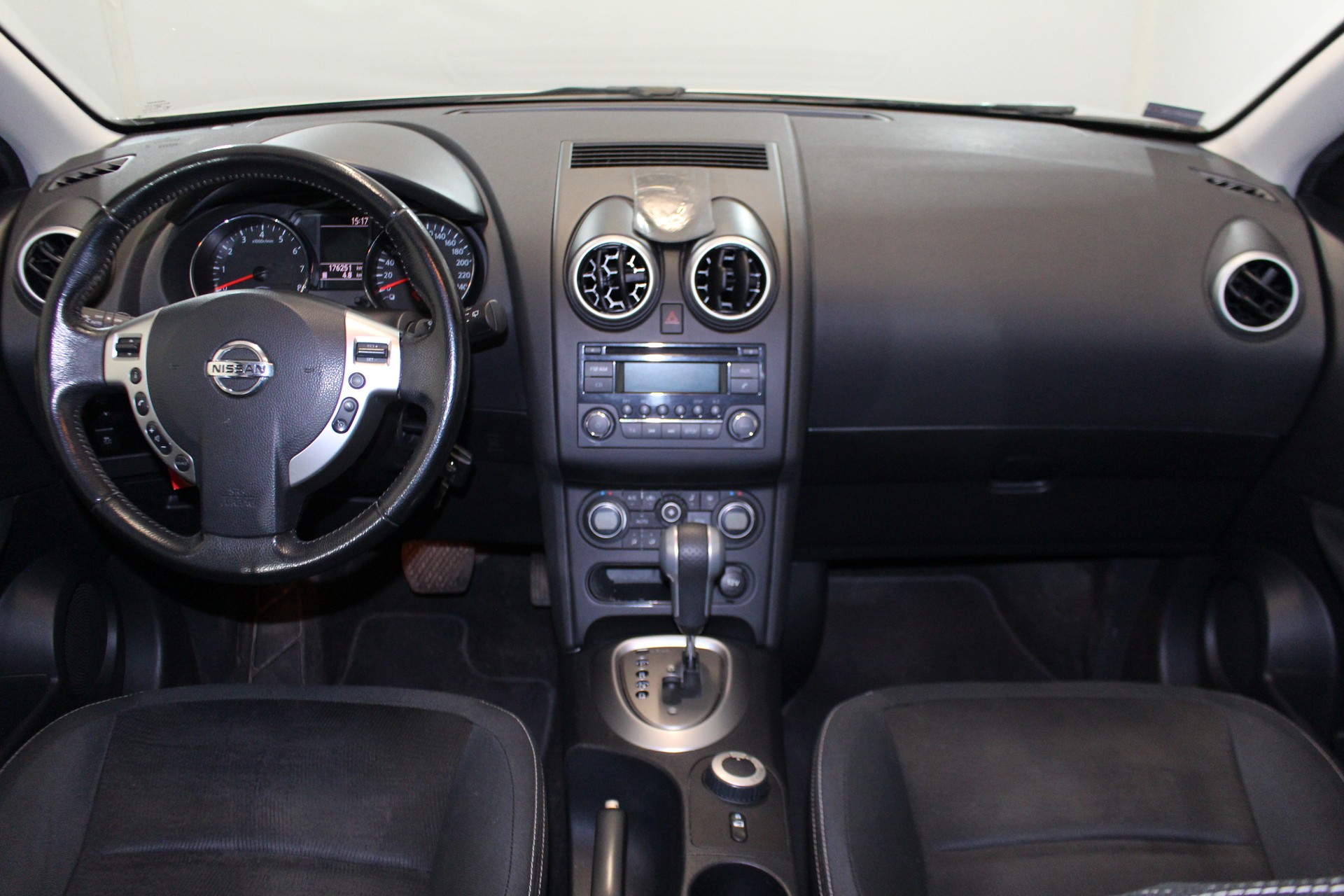 NISSAN Qashqai 2.0 16V Acenta 4x4-image-12