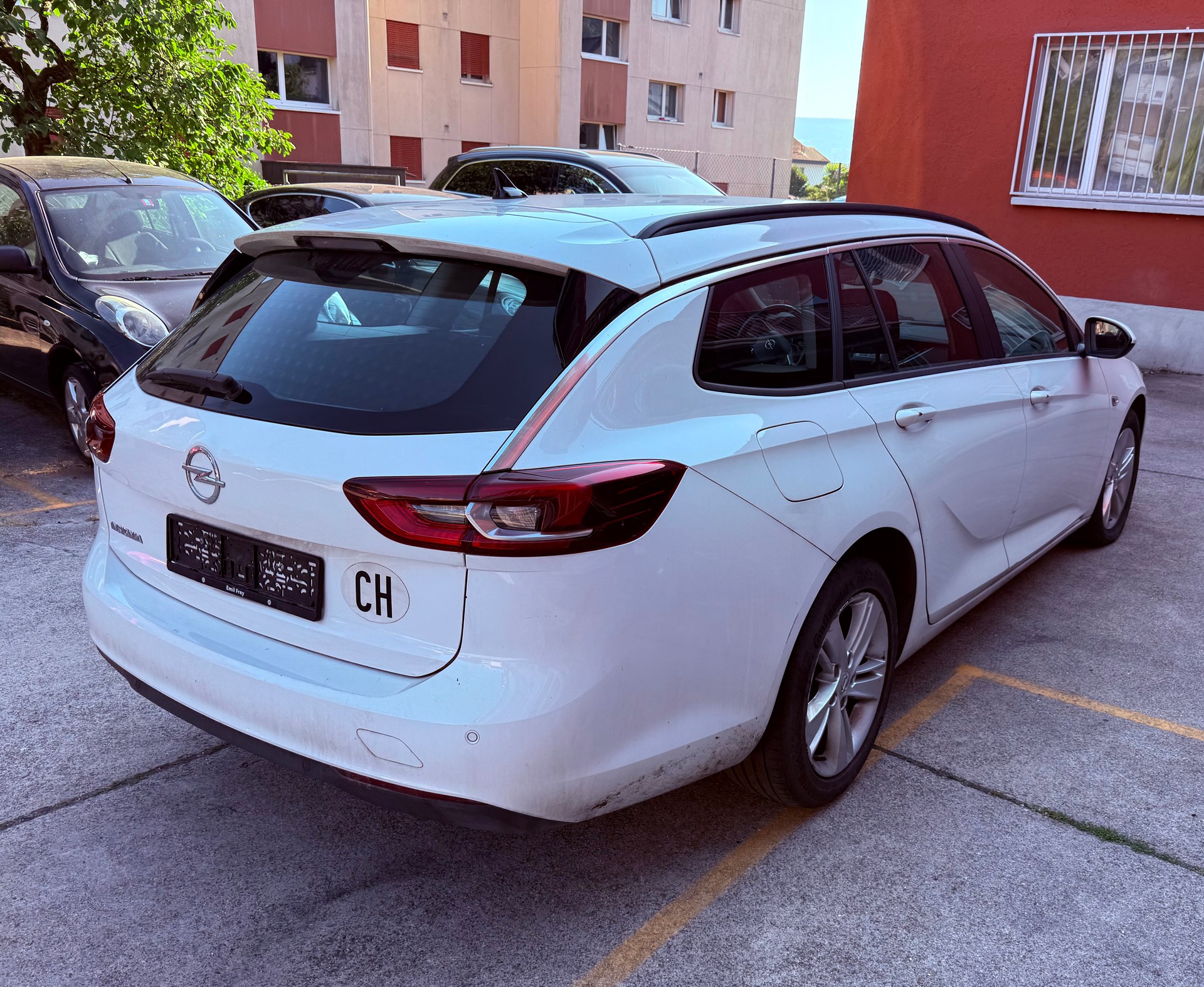 OPEL Insignia 1.6 CDTI Sports Tourer Excellence Automatic-image-3
