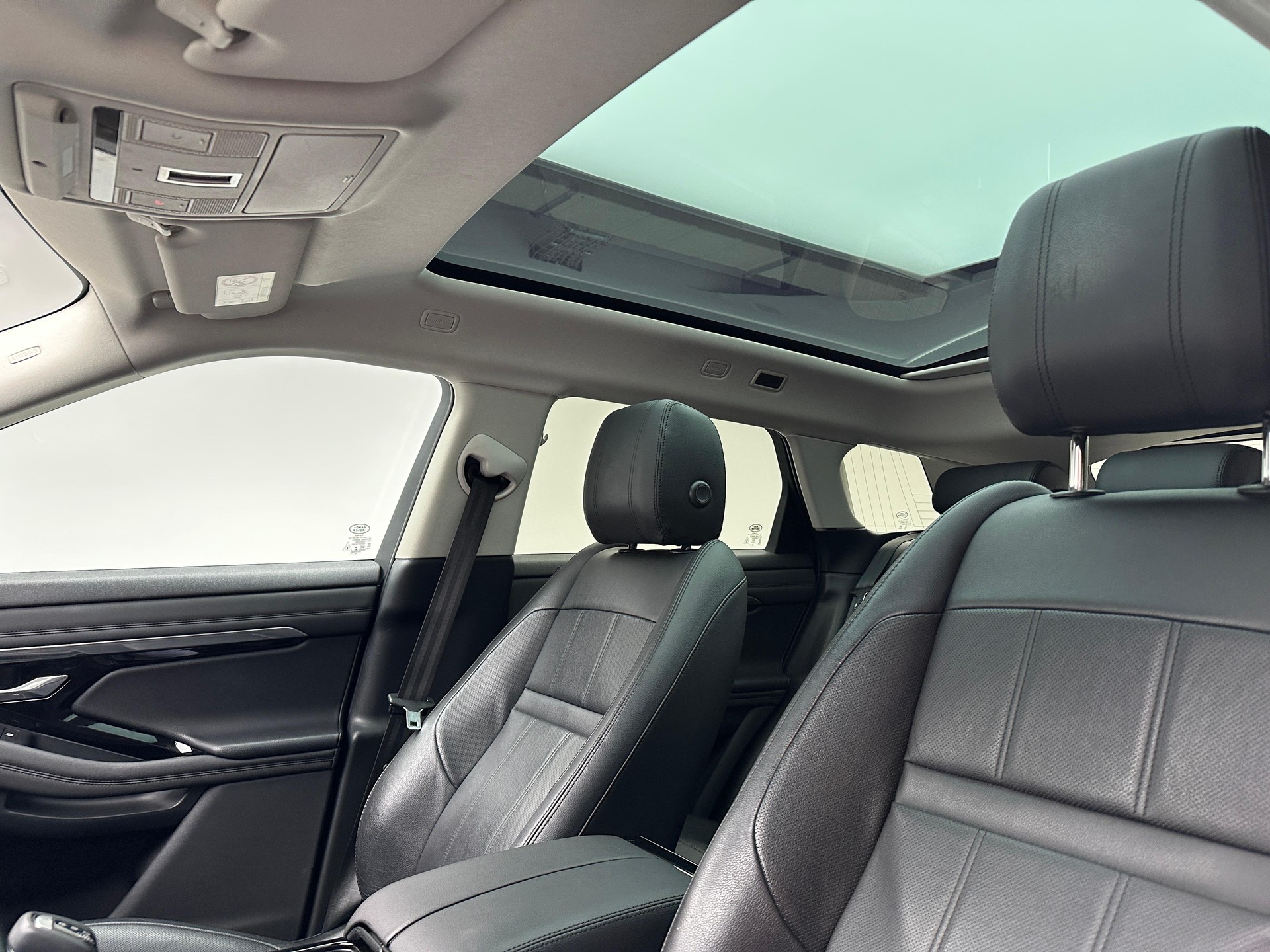 LAND ROVER Range Rover Evoque 2.0 T 250 SE-image-9