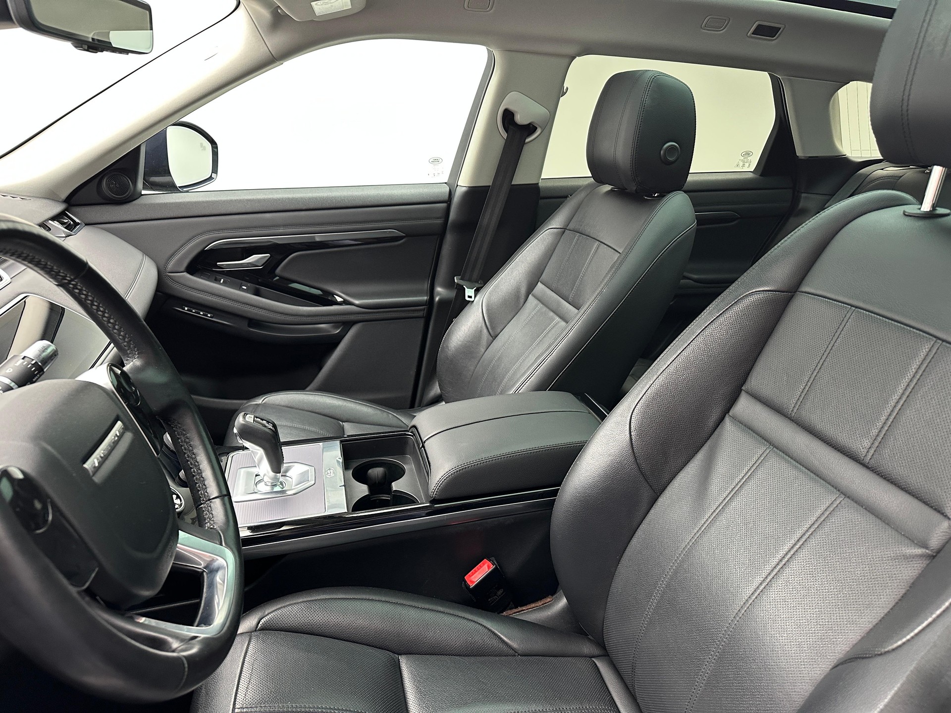 LAND ROVER Range Rover Evoque 2.0 T 250 SE-image-7