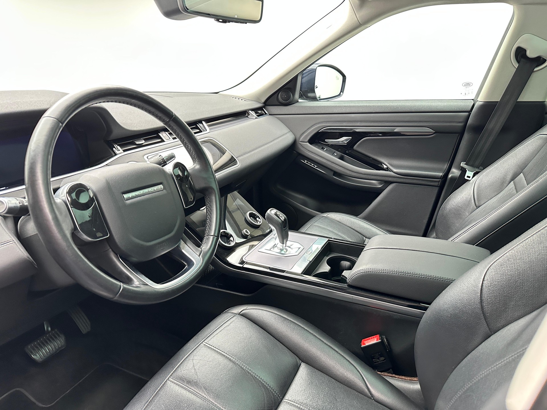LAND ROVER Range Rover Evoque 2.0 T 250 SE-image-5