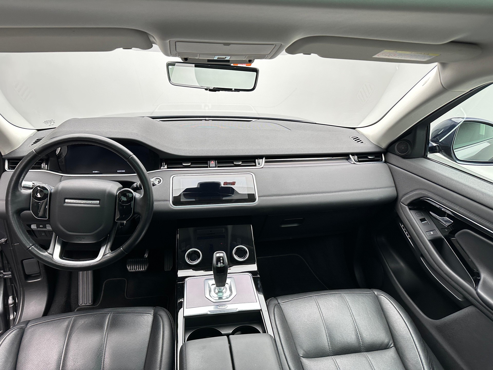 LAND ROVER Range Rover Evoque 2.0 T 250 SE-image-6