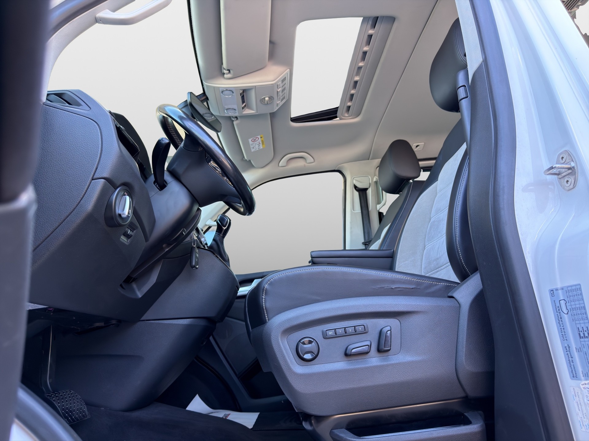 VW T6 Multivan 2.0 TSI Comfort. Gen. Six 4Motion DSG*7 Plätzer*Frisch ab MFK,1 Jahr oder 20000km Garantie*-image-18