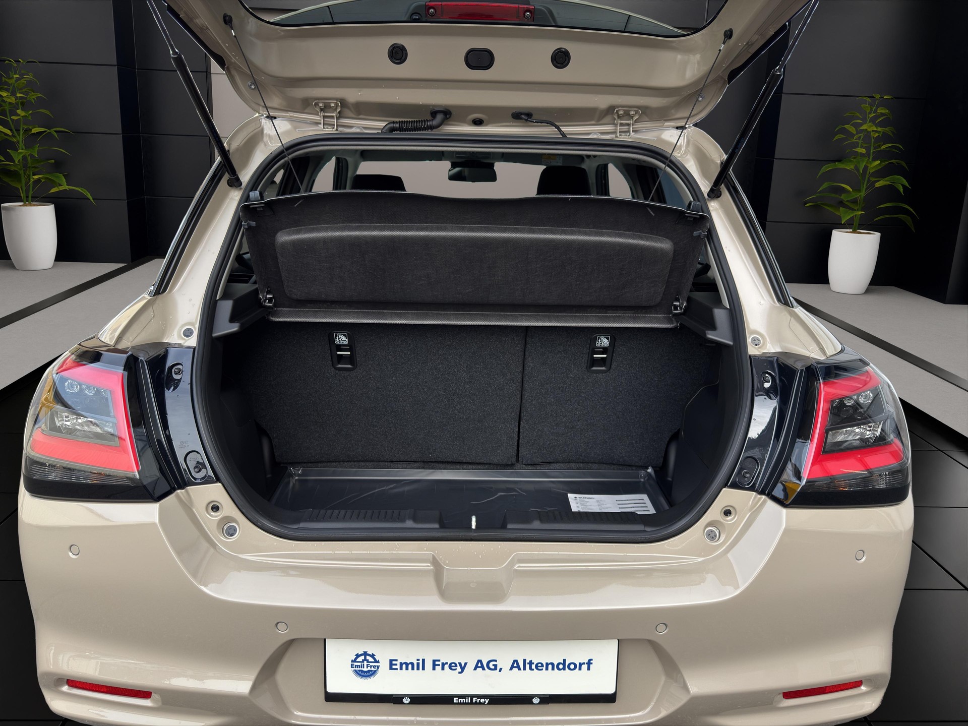 SUZUKI Swift 1.2 Tradizio Top Hybrid 4x4-image-9