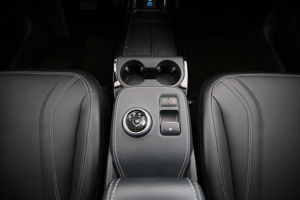 FORD Mustang Mach-E Standard-image-9