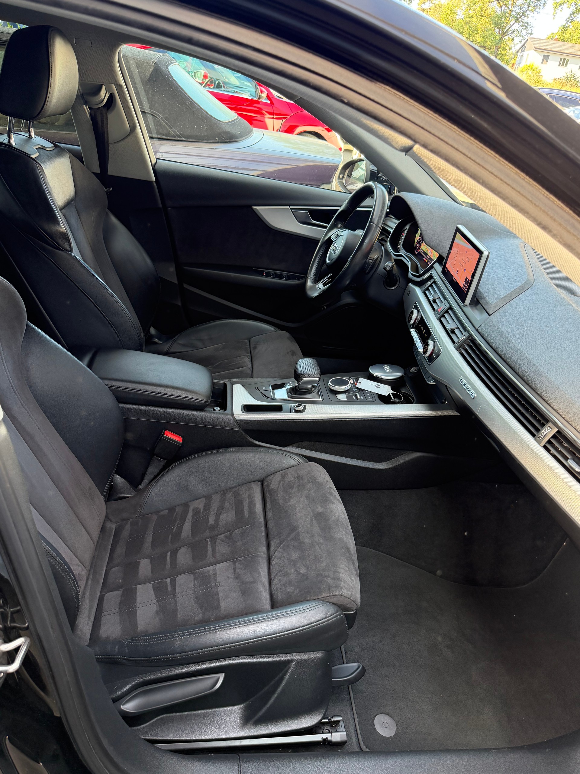 AUDI A4 Avant 2.0 TDI Sport quattro S-tronic-image-16