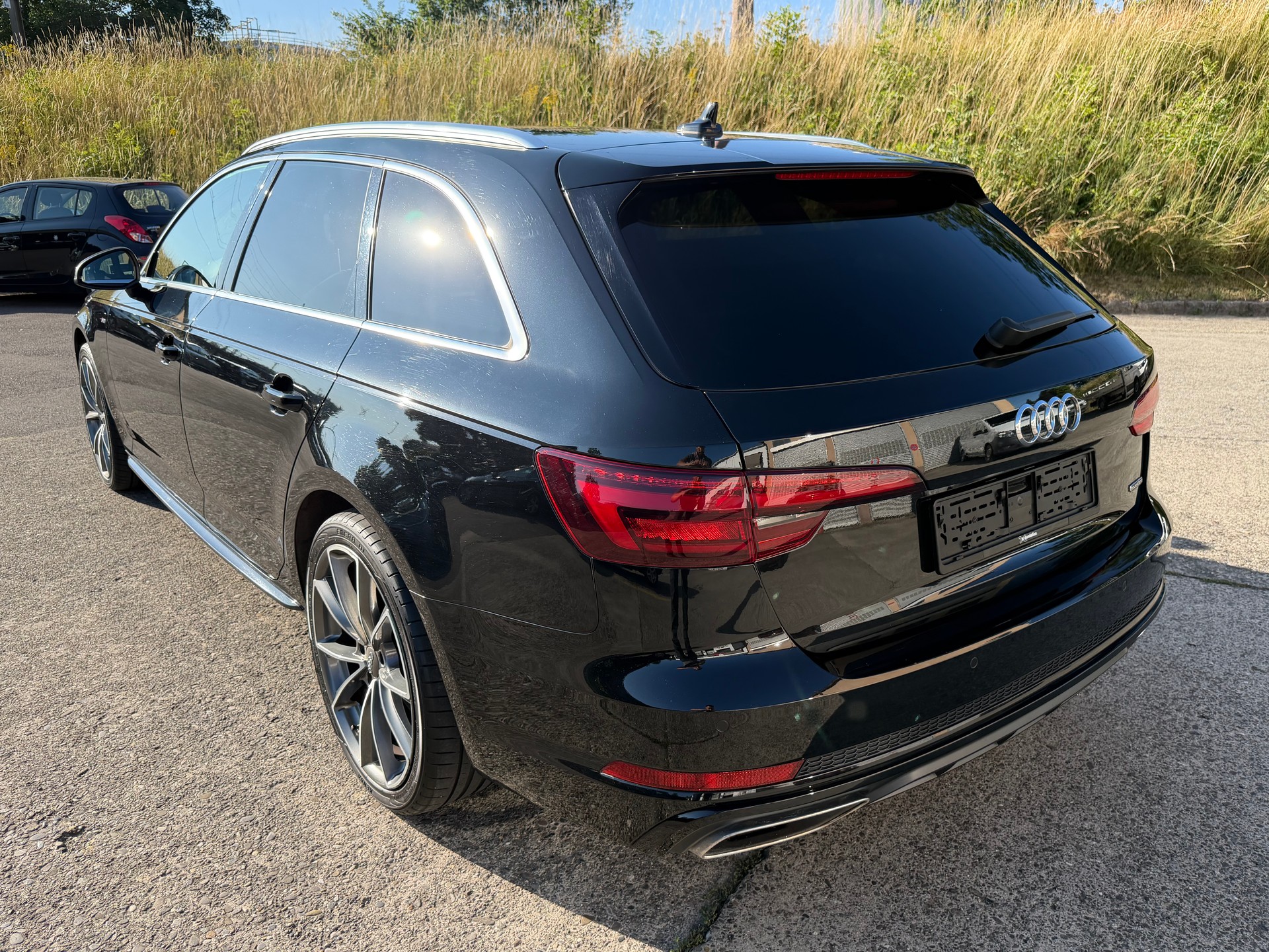 AUDI A4 Avant 2.0 TDI Sport quattro S-tronic-image-2