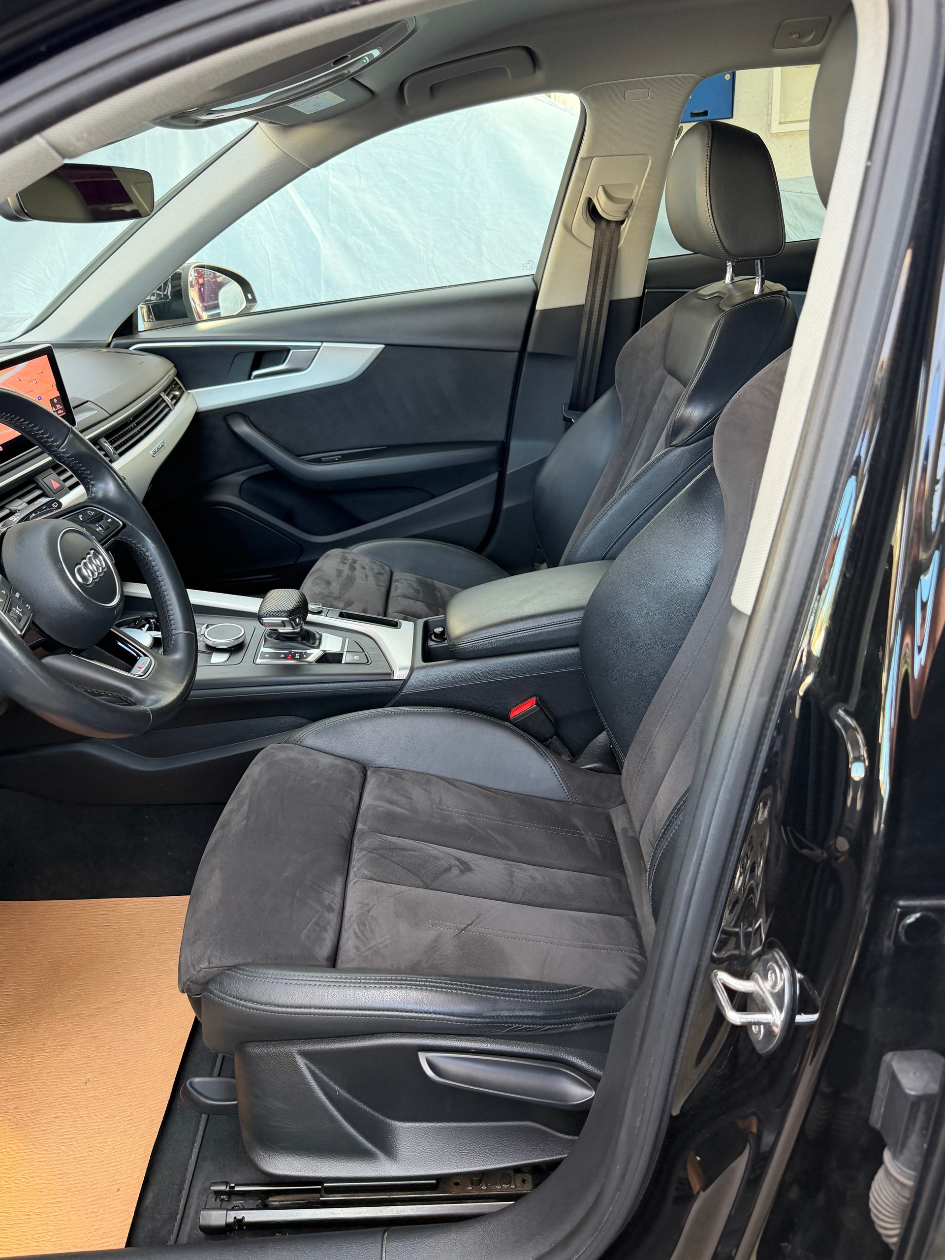 AUDI A4 Avant 2.0 TDI Sport quattro S-tronic-image-8