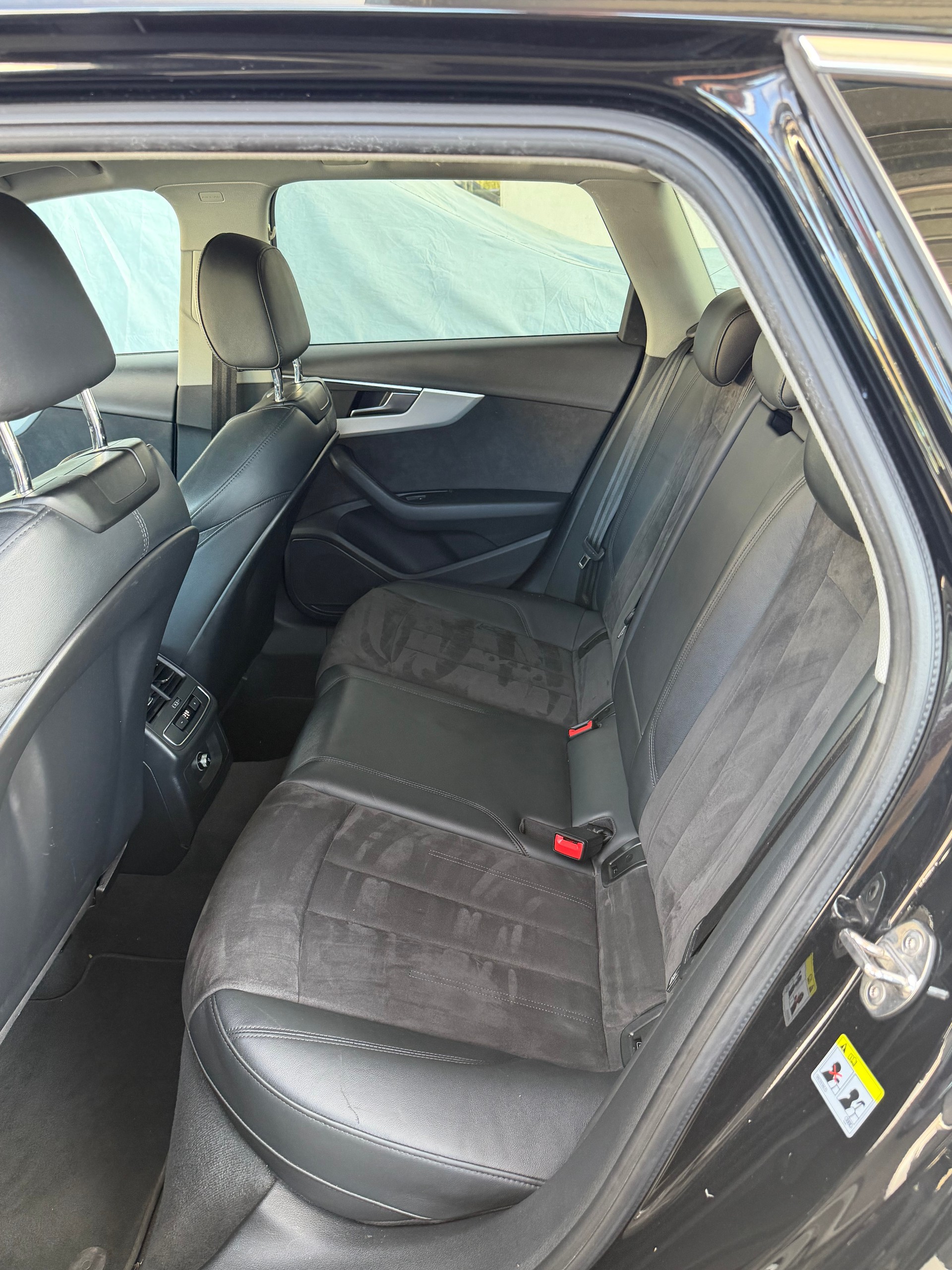AUDI A4 Avant 2.0 TDI Sport quattro S-tronic-image-13
