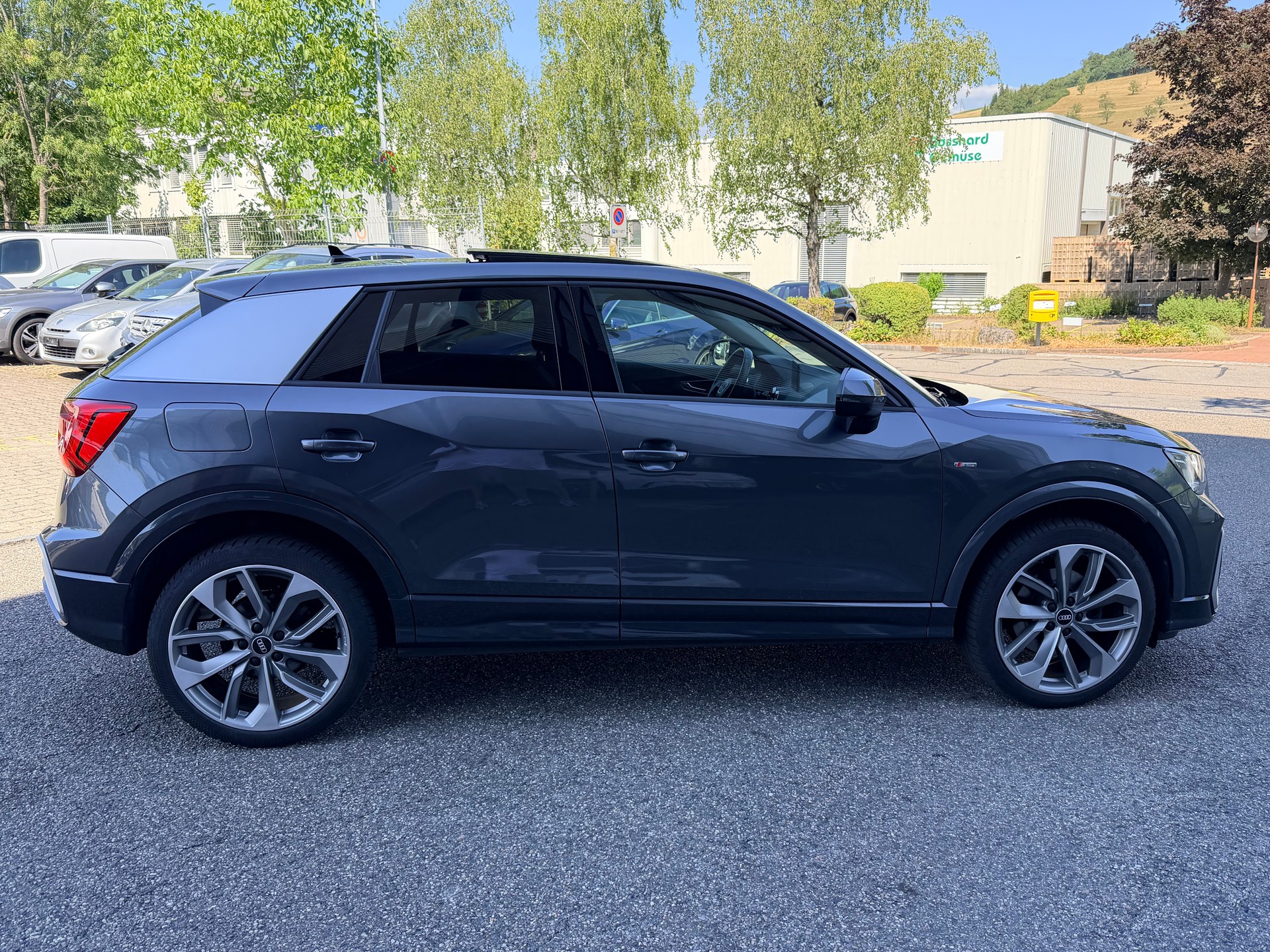 AUDI Q2 35 TFSI S line S-tronic-showroom-element-1