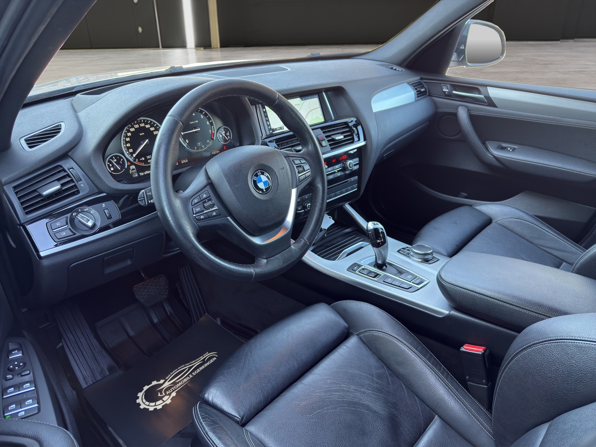 BMW X3 xDrive 28i xLine Steptronic-image-8