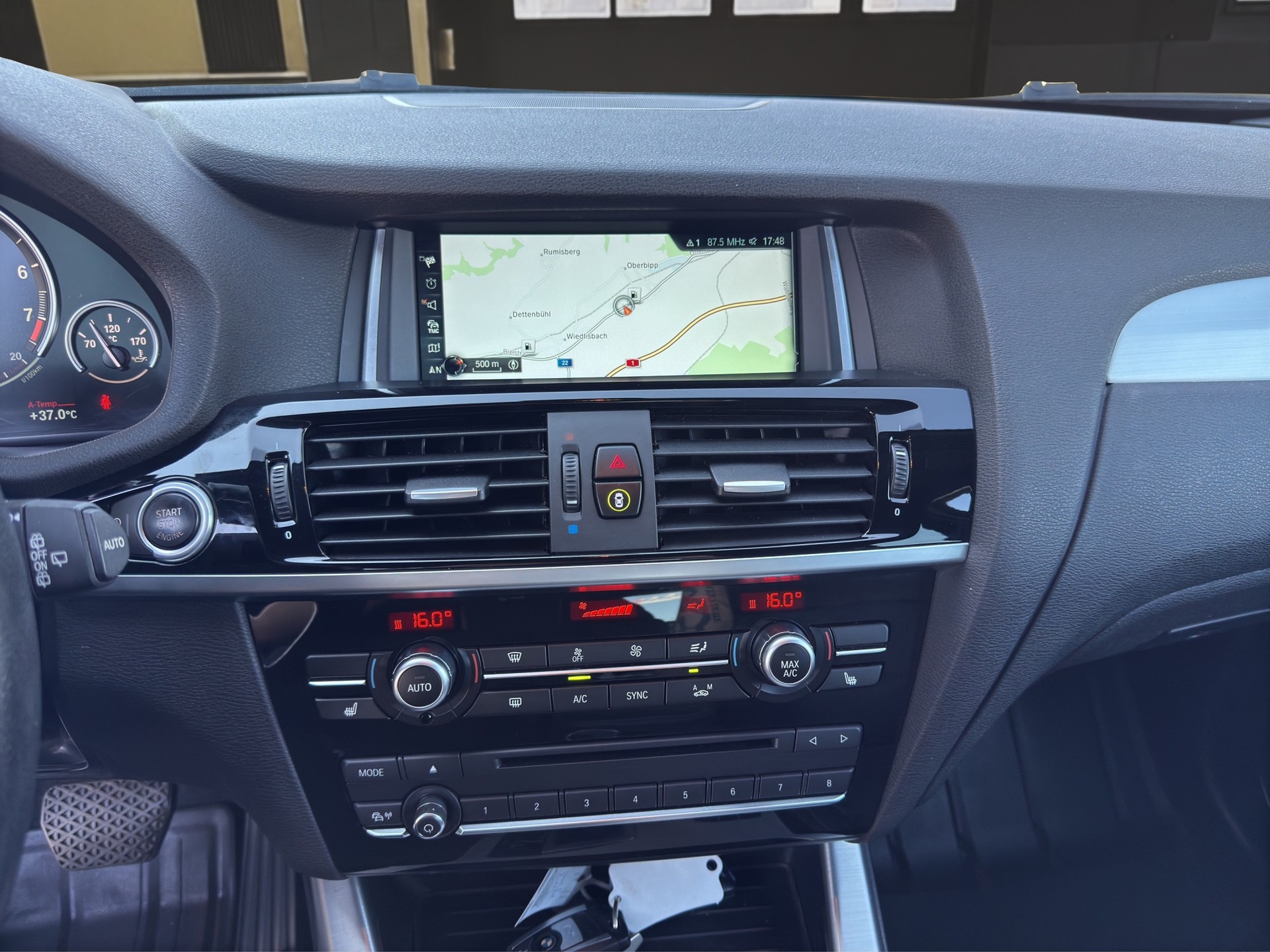 BMW X3 xDrive 28i xLine Steptronic-image-14
