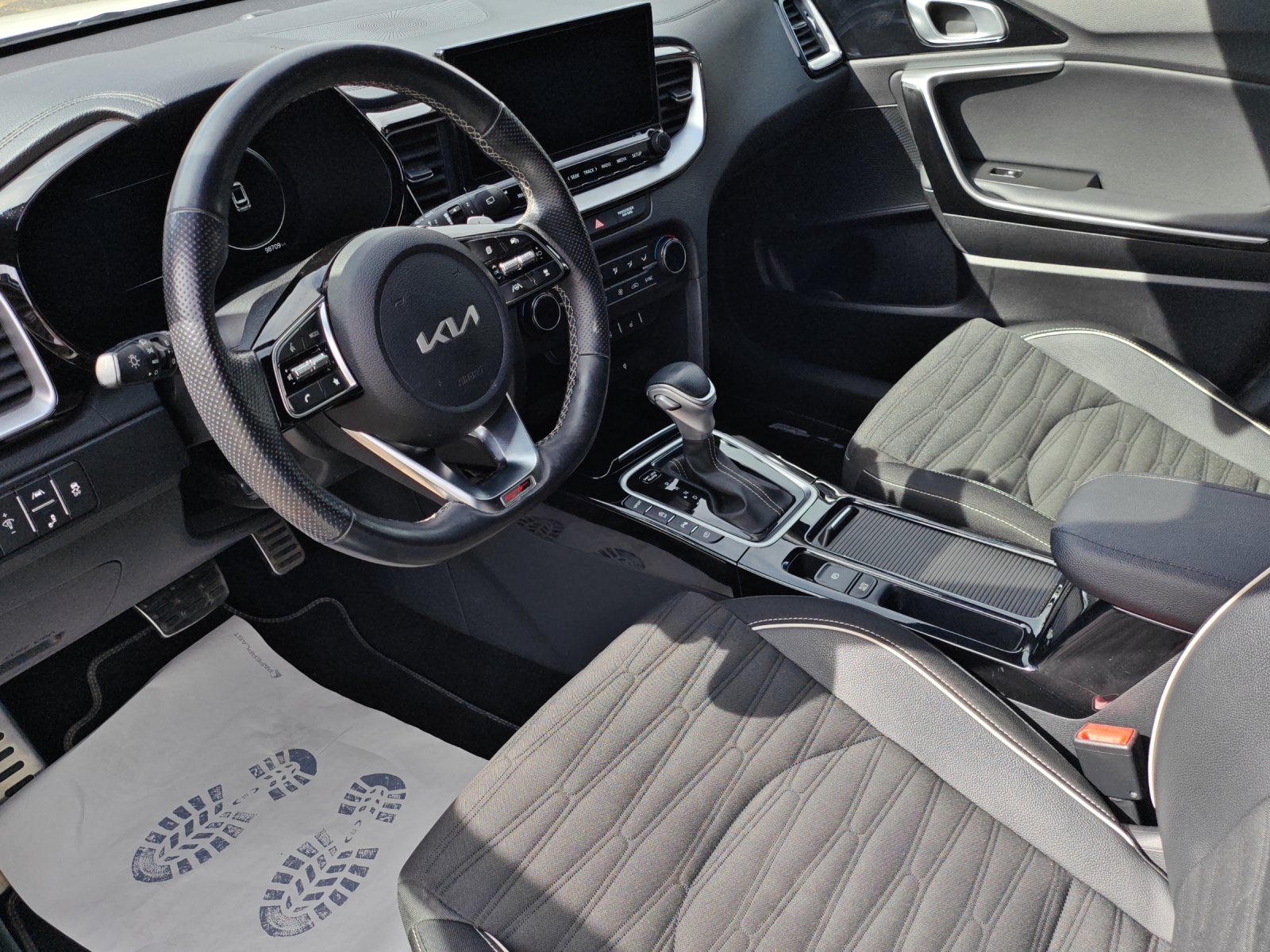 KIA Ceed 1.5 T-GDi Power GT-Line DCT [Expertise du jour + Garantie 12 mois + Service & Immat. Offerts]-image-13