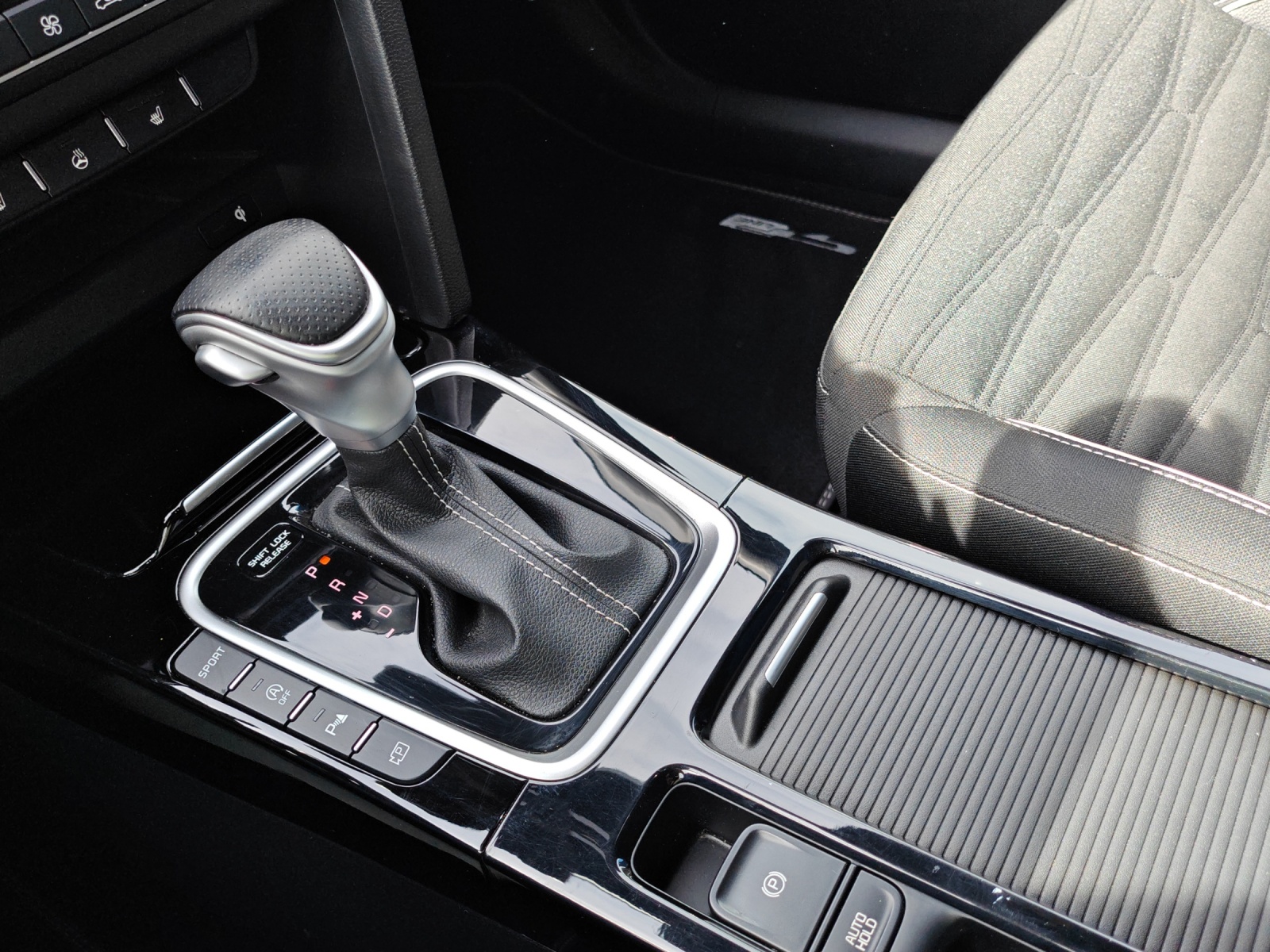 KIA Ceed 1.5 T-GDi Power GT-Line DCT [Expertise du jour + Garantie 12 mois + Service & Immat. Offerts]-image-15