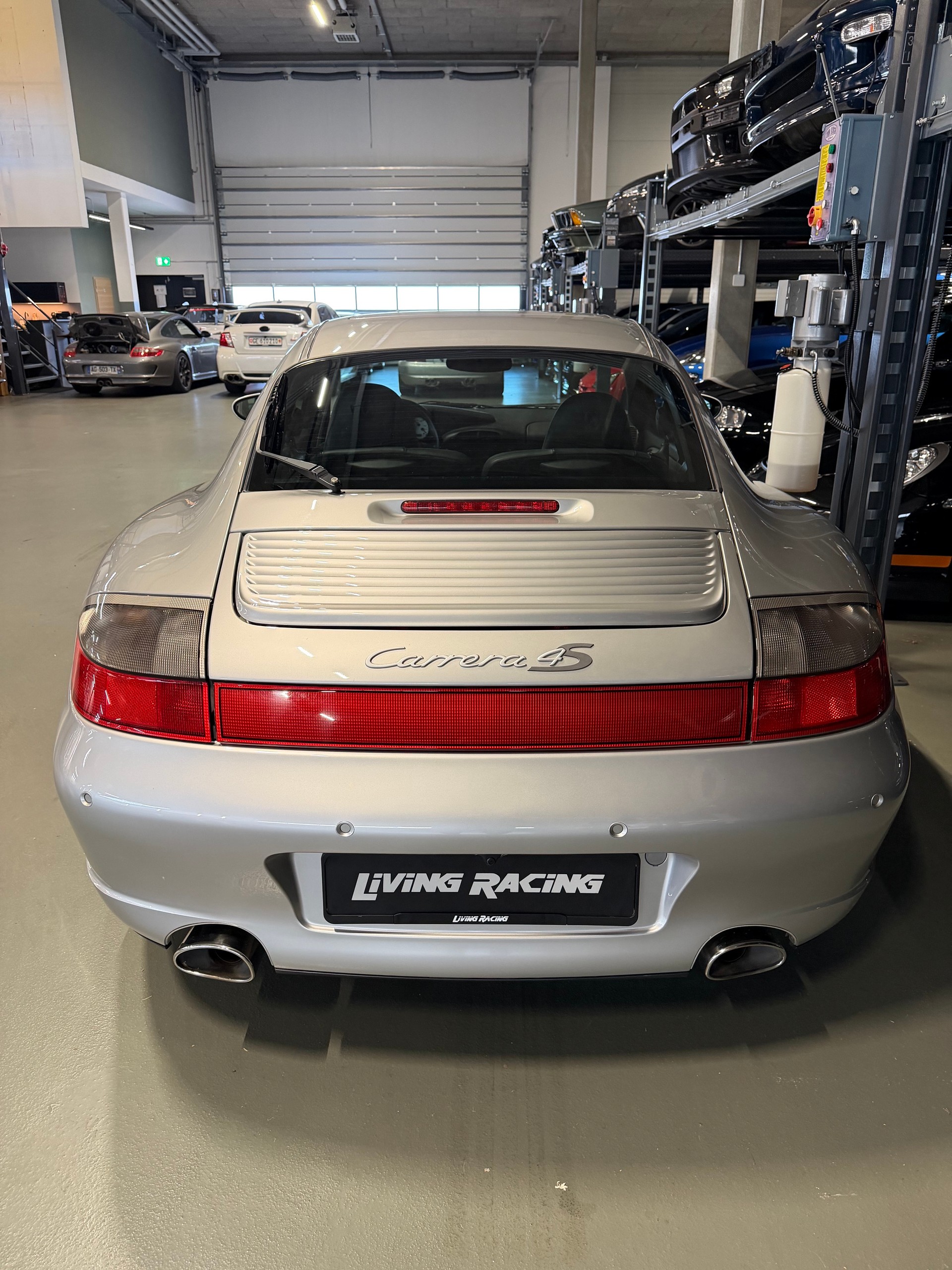 PORSCHE 911 Carrera 4S *PLUS 1/50 world - X51*-image-3