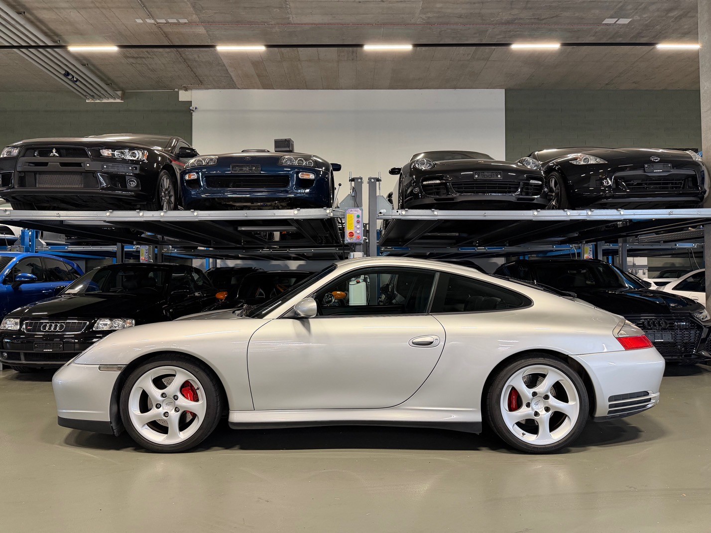 PORSCHE 911 Carrera 4S *PLUS 1/50 world - X51*-image-0