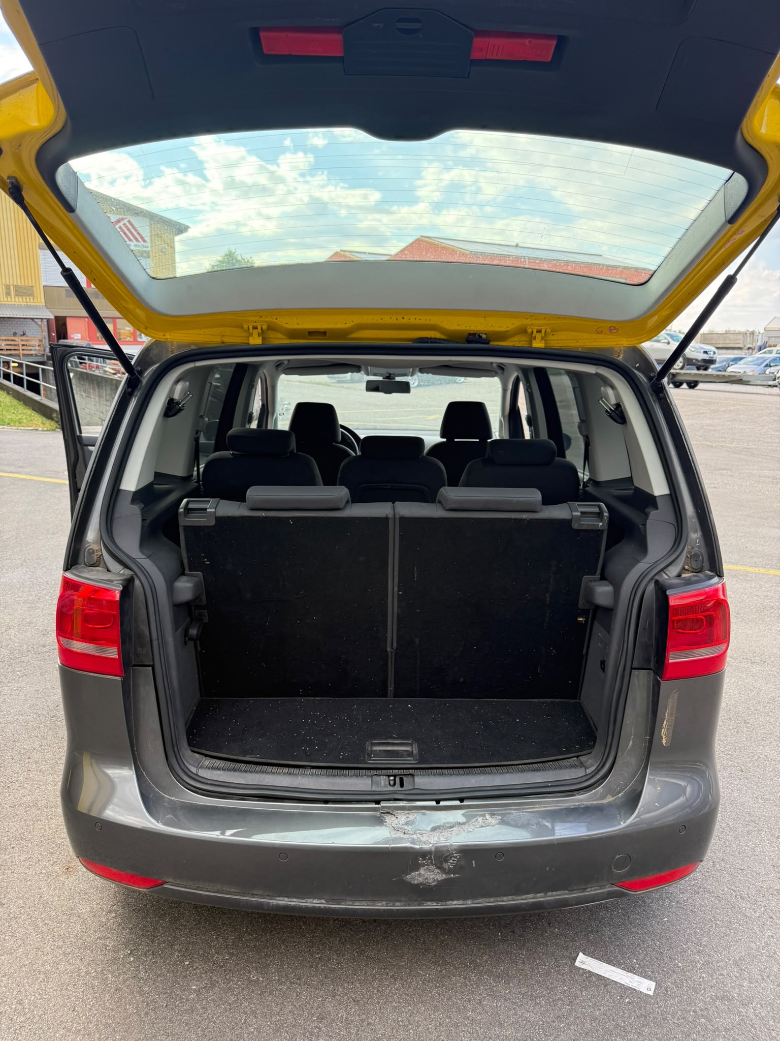 VW Touran 1.4 TSI Trendline DSG-image-14