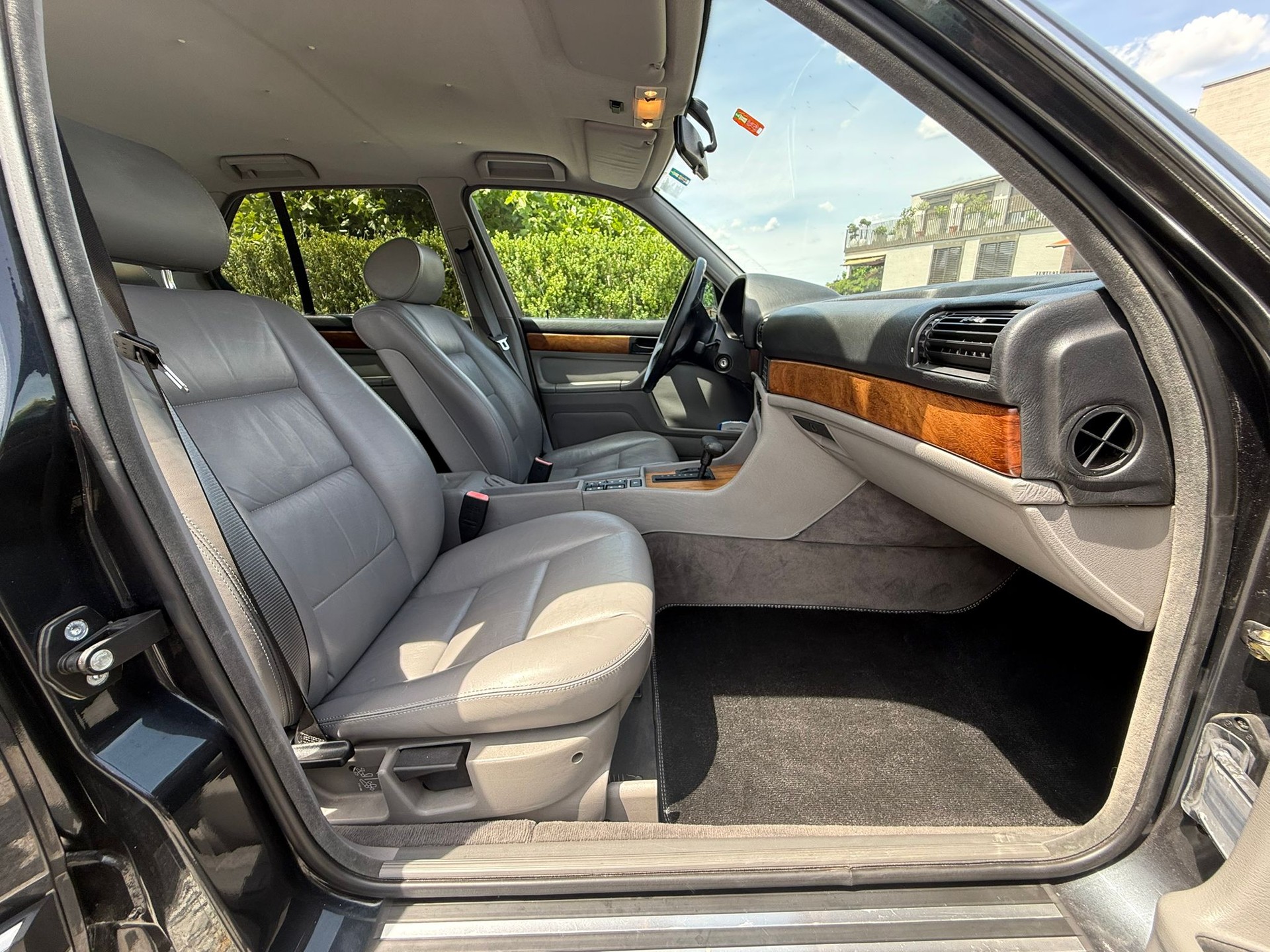 BMW 735i ABS-image-2