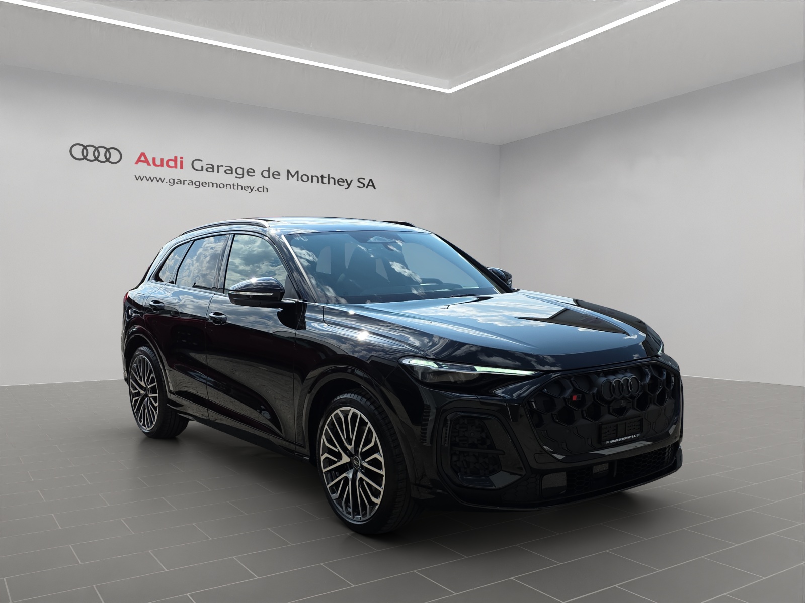 AUDI SQ5 TFSI quattro S-tronic-image-1