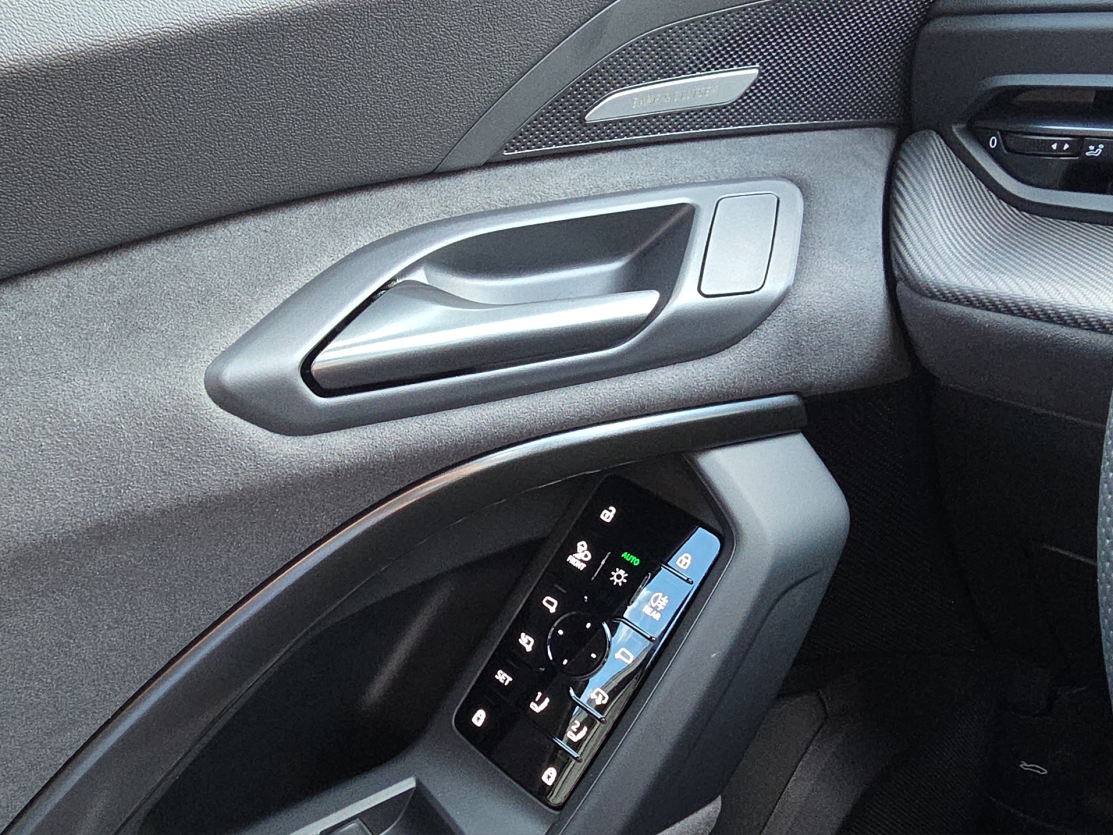 AUDI SQ5 TFSI quattro S-tronic-image-13