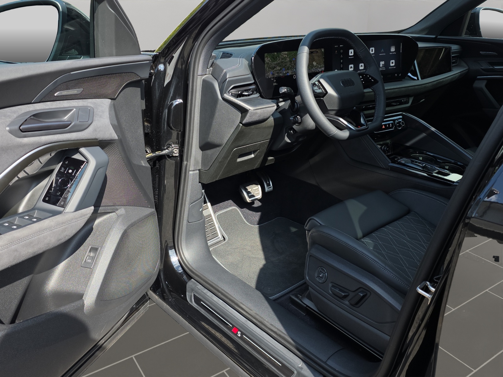 AUDI SQ5 TFSI quattro S-tronic-image-5