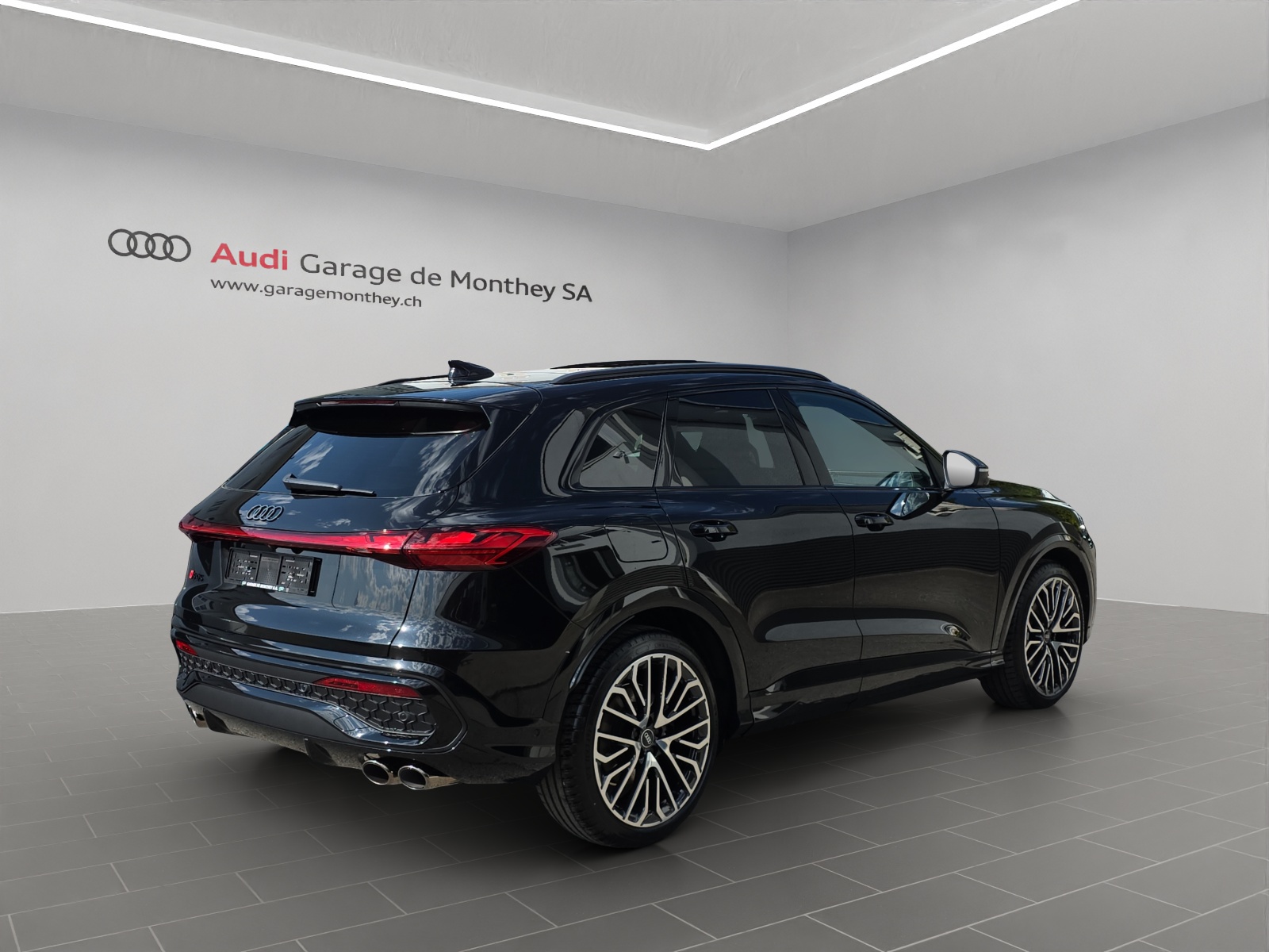 AUDI SQ5 TFSI quattro S-tronic-image-2