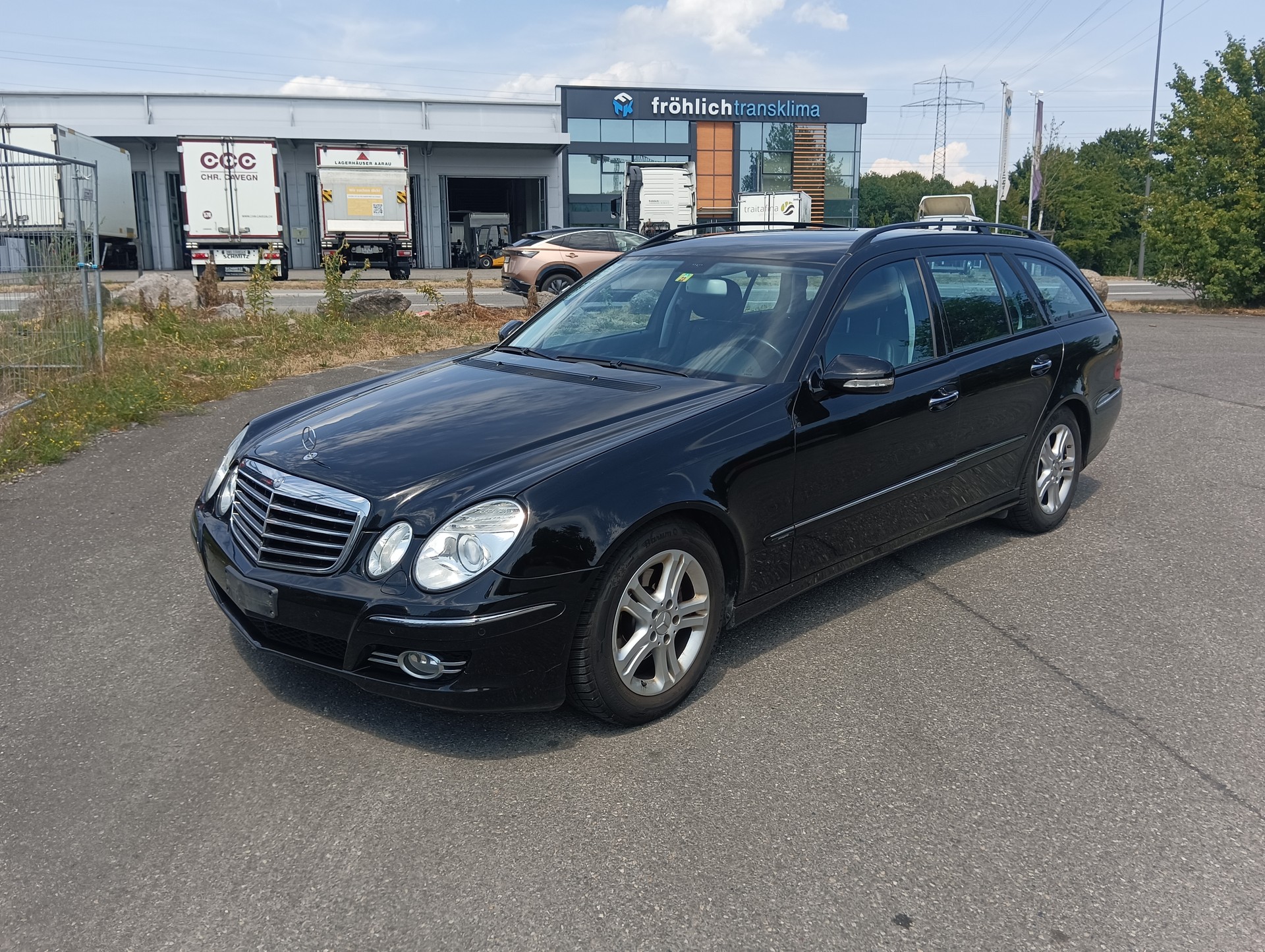 MERCEDES-BENZ E 220-image-3