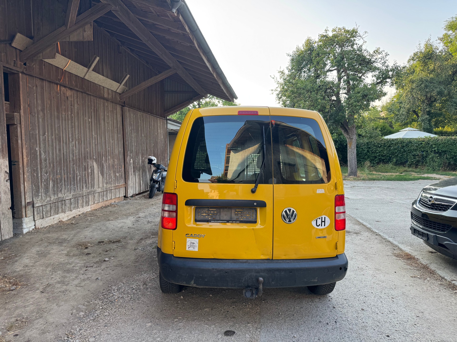 VW Caddy 2.0 TDI 4Motion-image-4