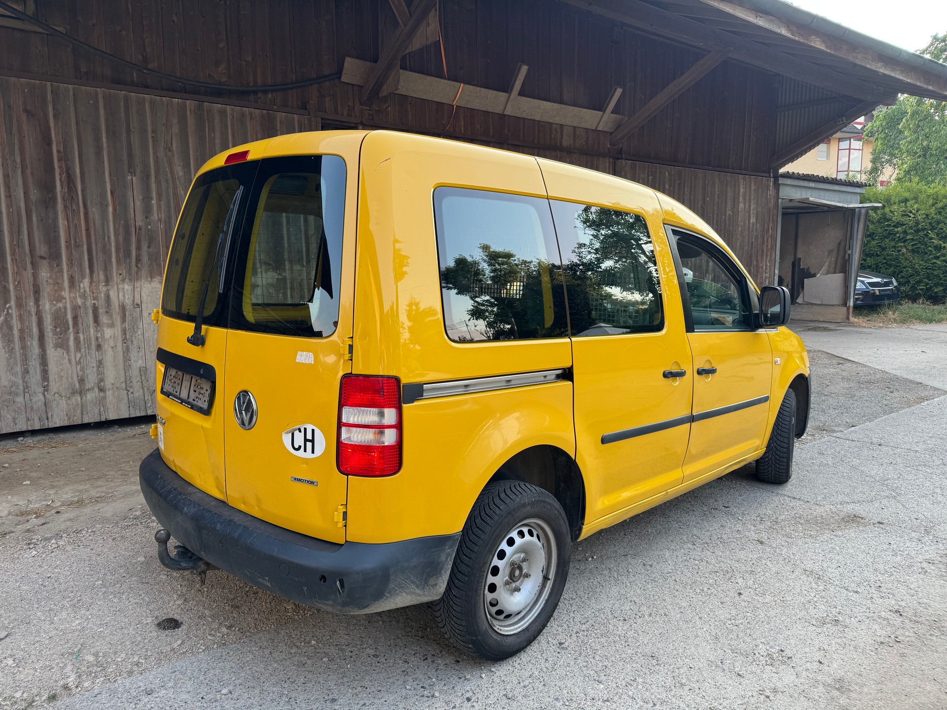 VW Caddy 2.0 TDI 4Motion-image-3