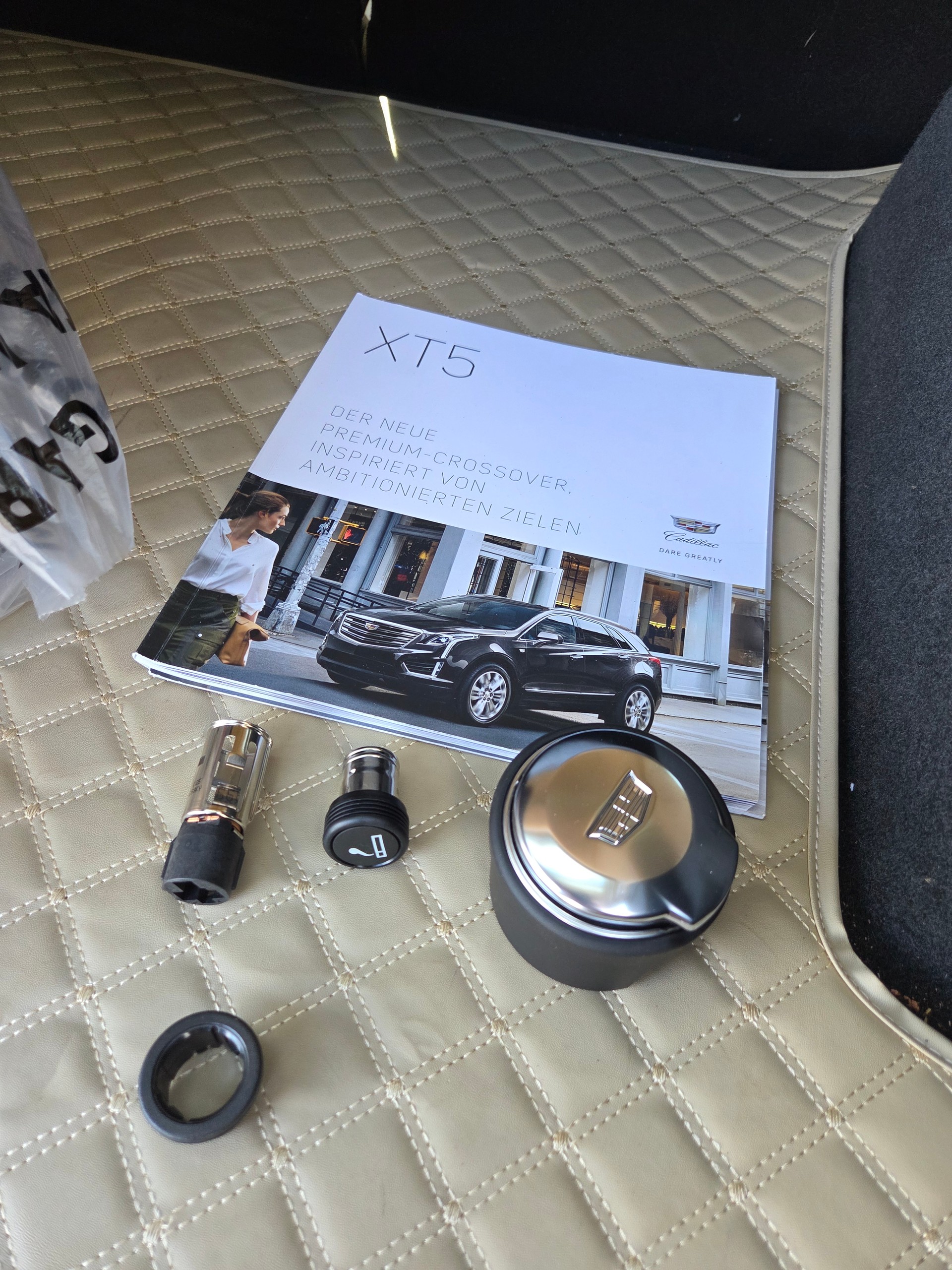 CADILLAC XT5 Crossover 3.6 Luxury Automatic-image-8