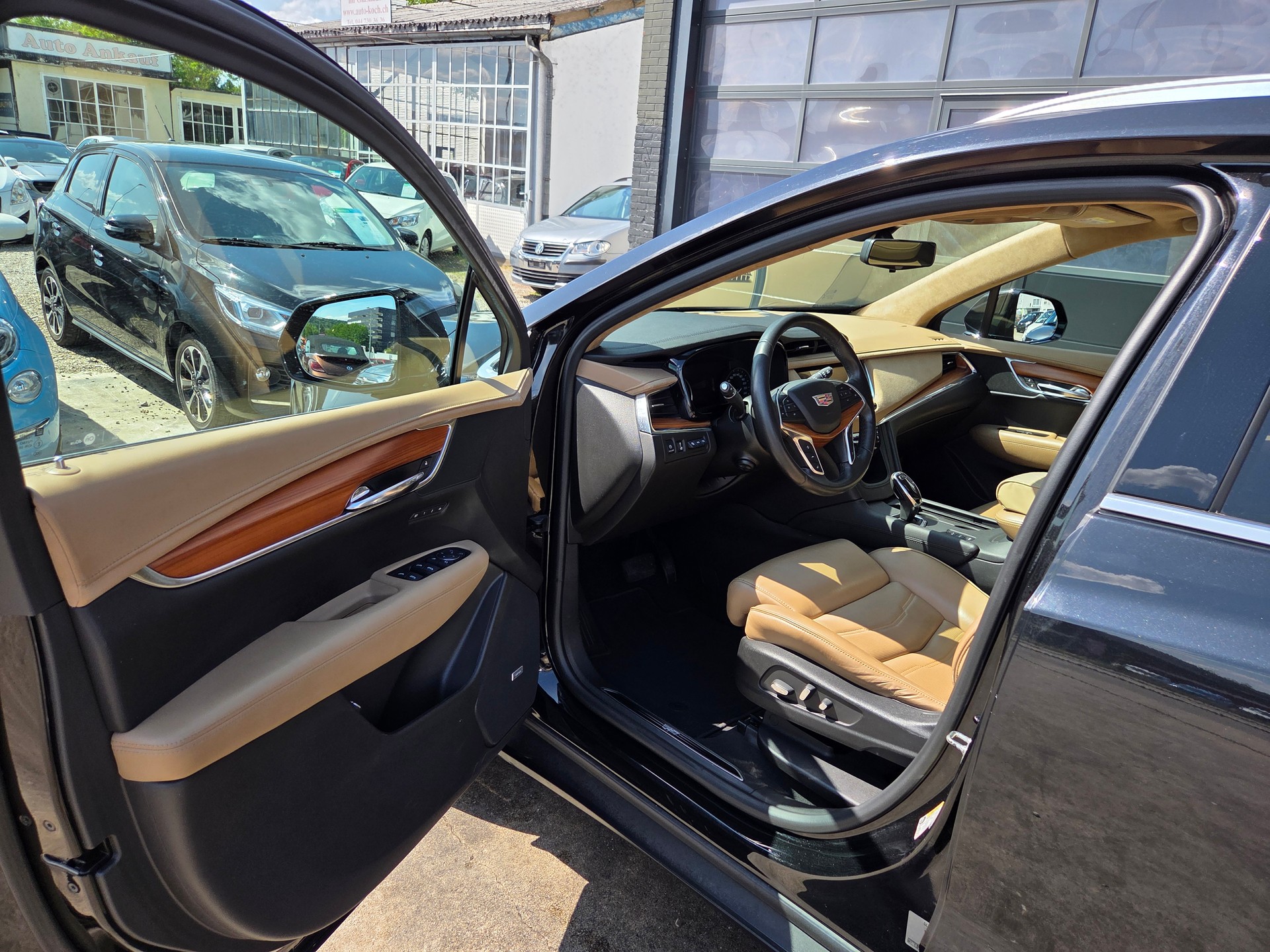 CADILLAC XT5 Crossover 3.6 Luxury Automatic-image-12