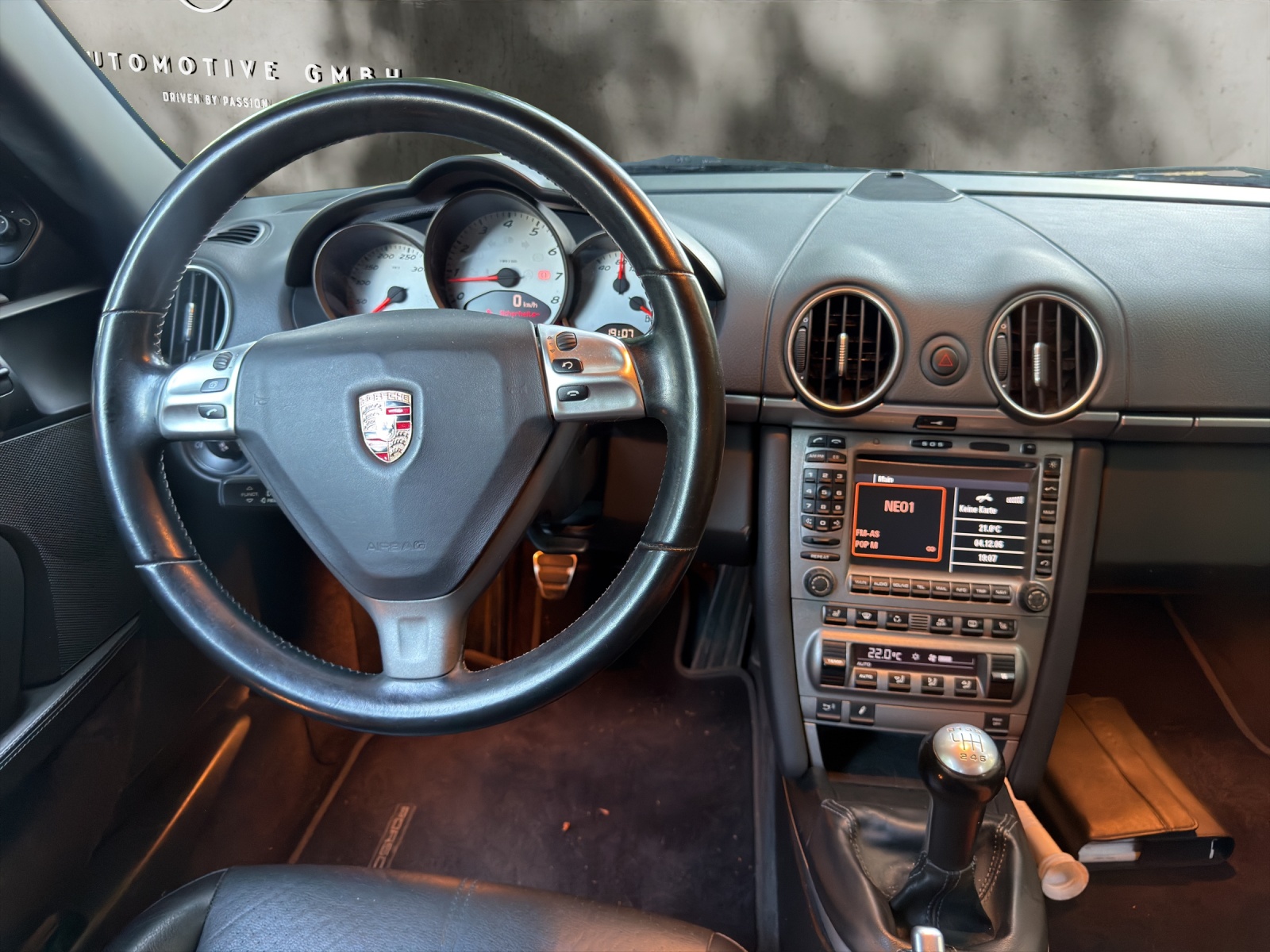 PORSCHE Cayman S-image-11