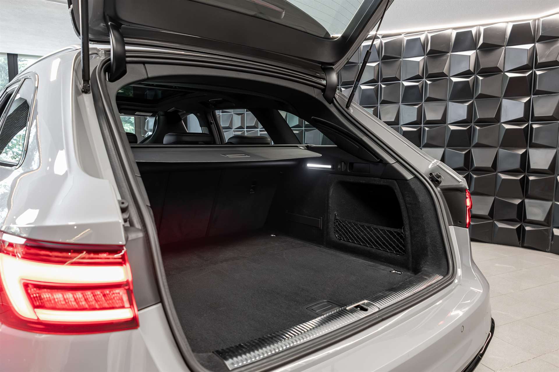 AUDI RS4 Avant 2.9 TFSI quattro tiptronic-image-27