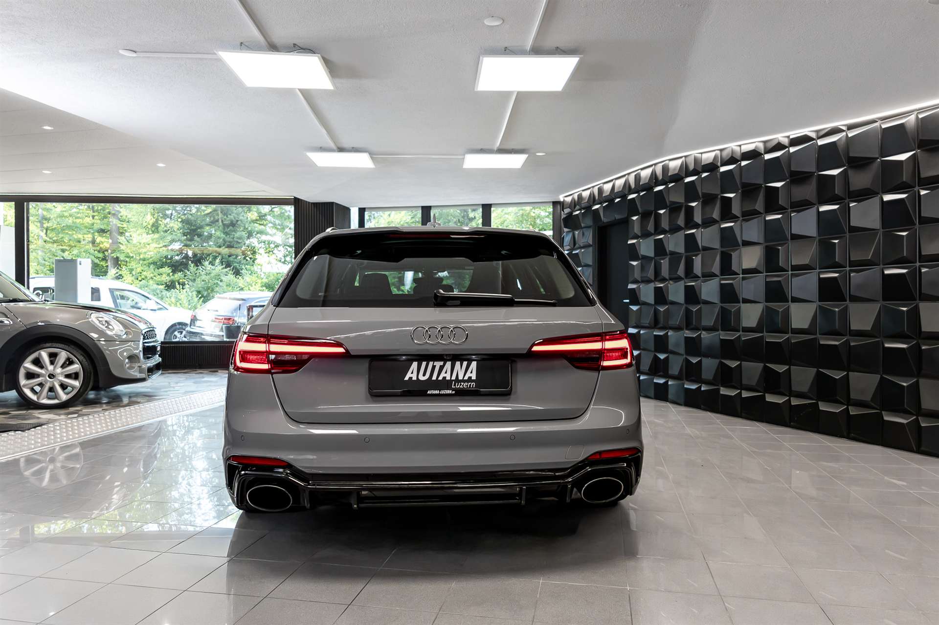 AUDI RS4 Avant 2.9 TFSI quattro tiptronic-image-4