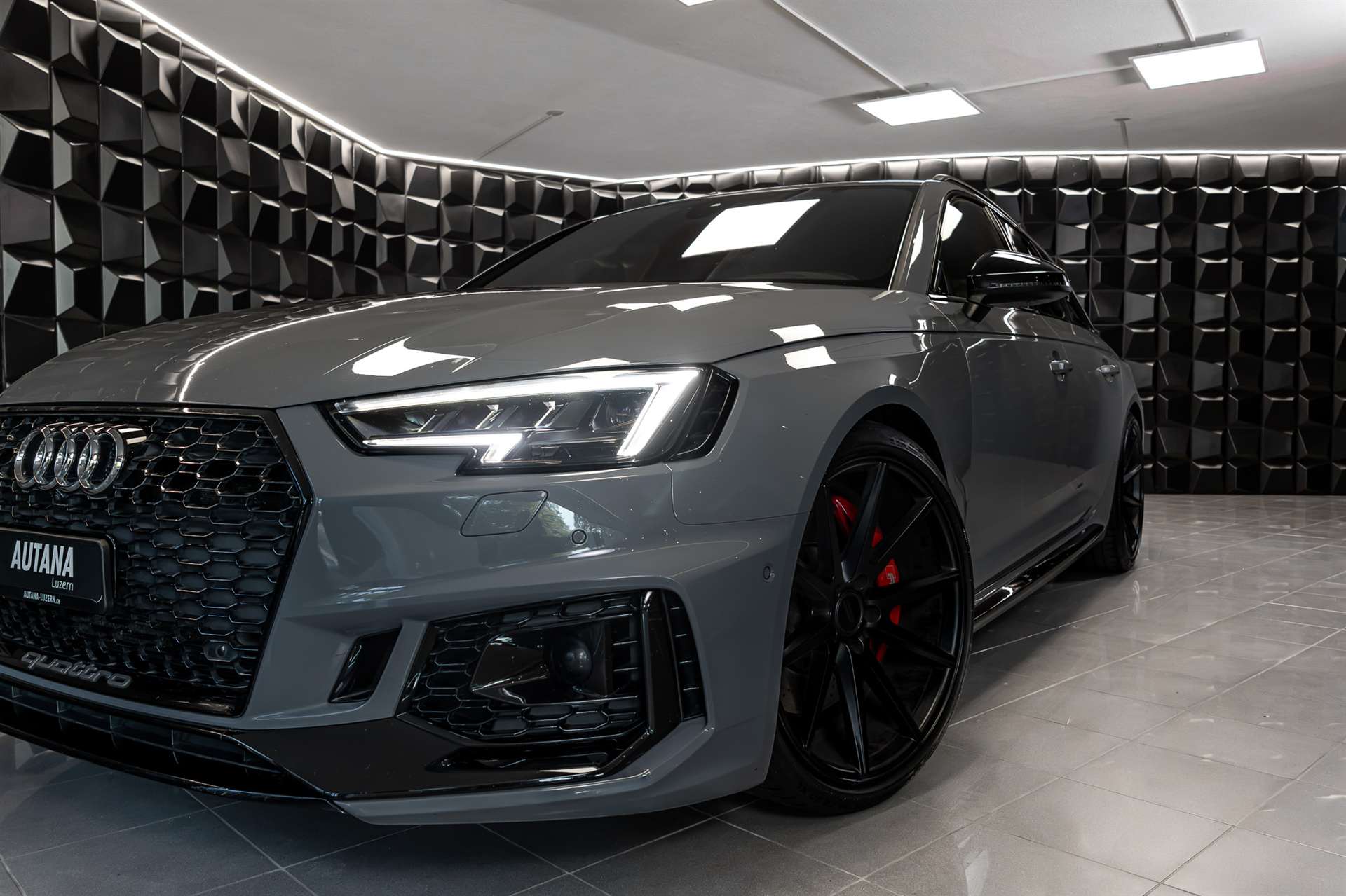 AUDI RS4 Avant 2.9 TFSI quattro tiptronic-image-28