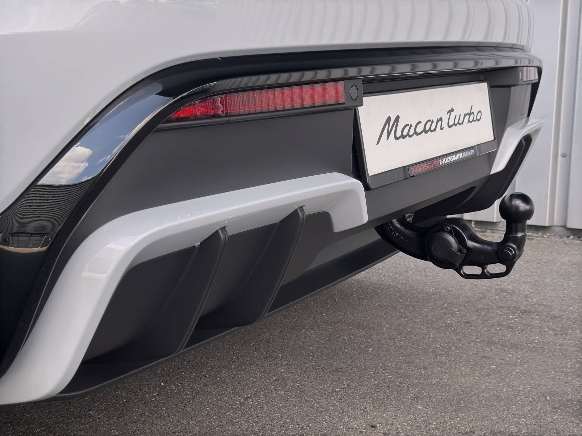 PORSCHE Macan Turbo-image-5