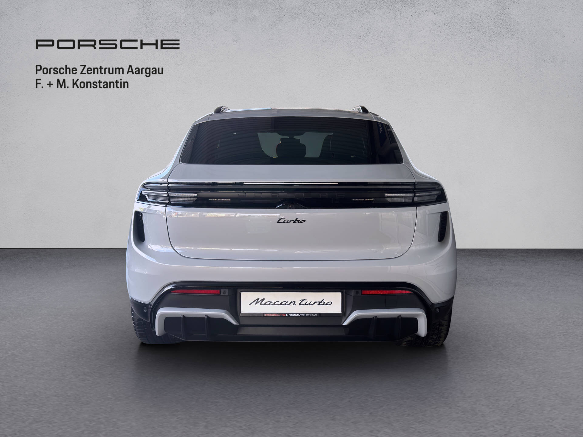 PORSCHE Macan Turbo-image-4