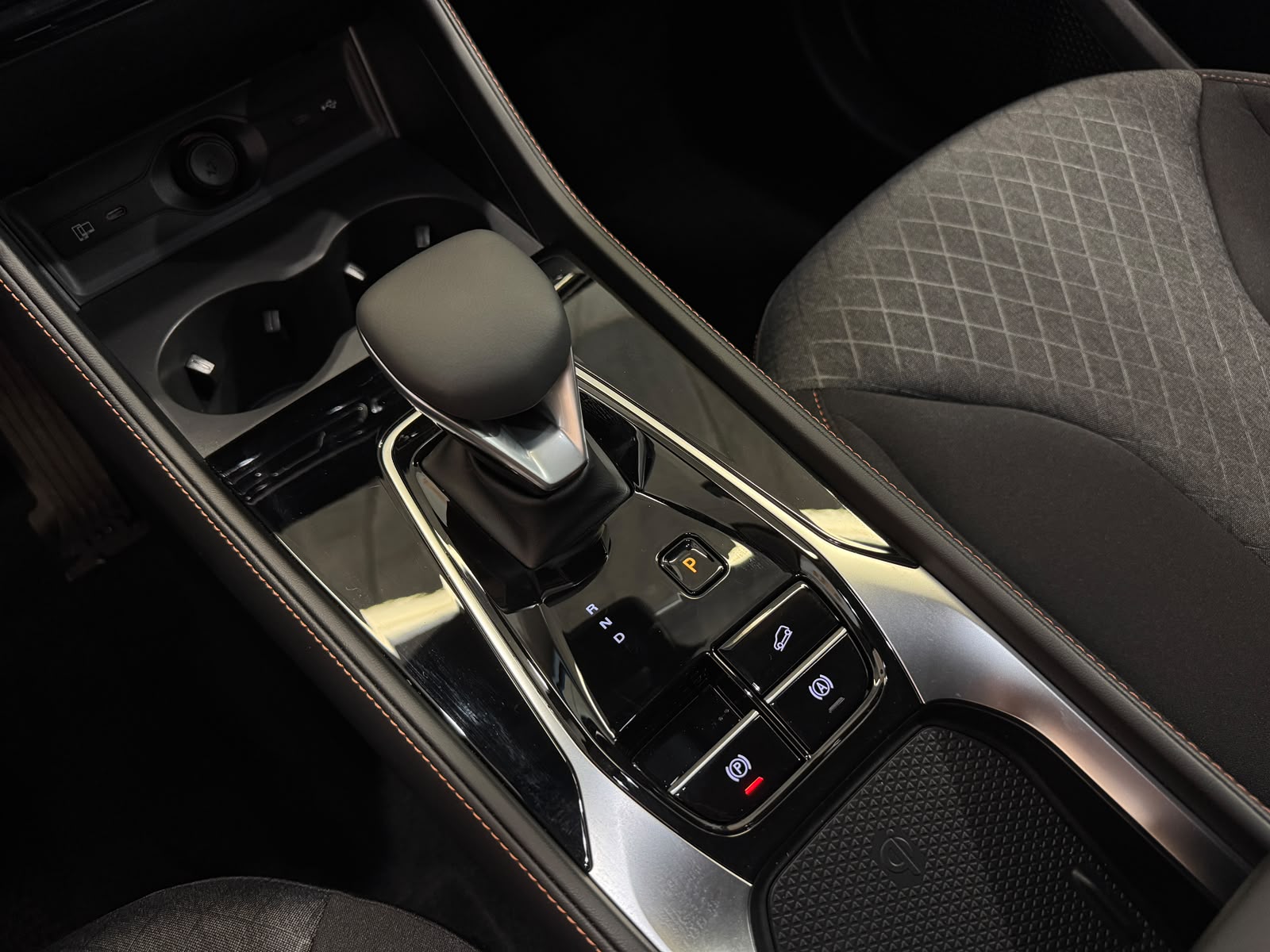 MG HS 1.5 T PHEV Comfort-image-12