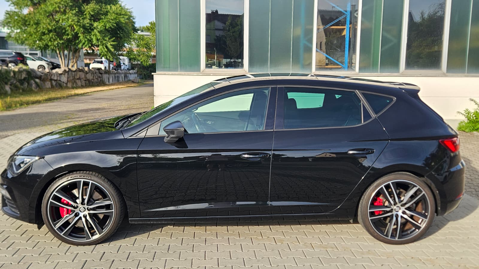 SEAT 2.0 TSI 300 Cupra DSG-image-1