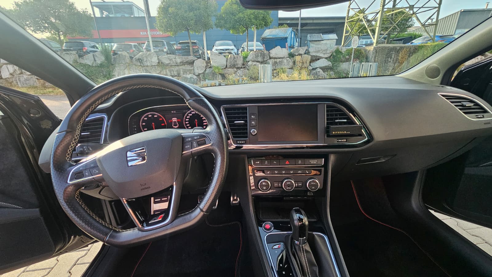 SEAT 2.0 TSI 300 Cupra DSG-image-4