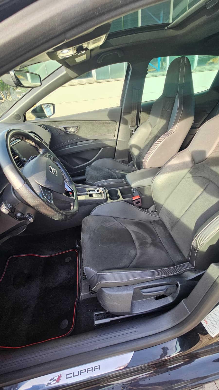 SEAT 2.0 TSI 300 Cupra DSG-image-5