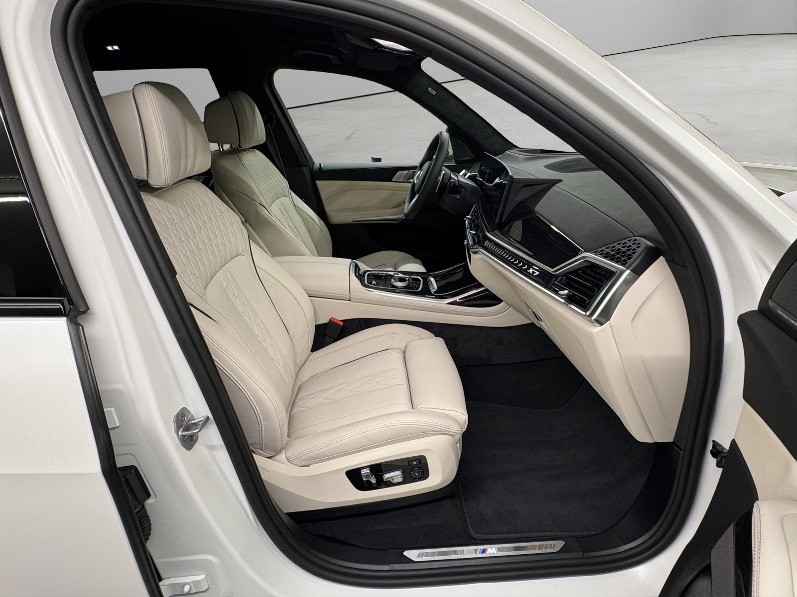 BMW X7 40d xDrive-image-14