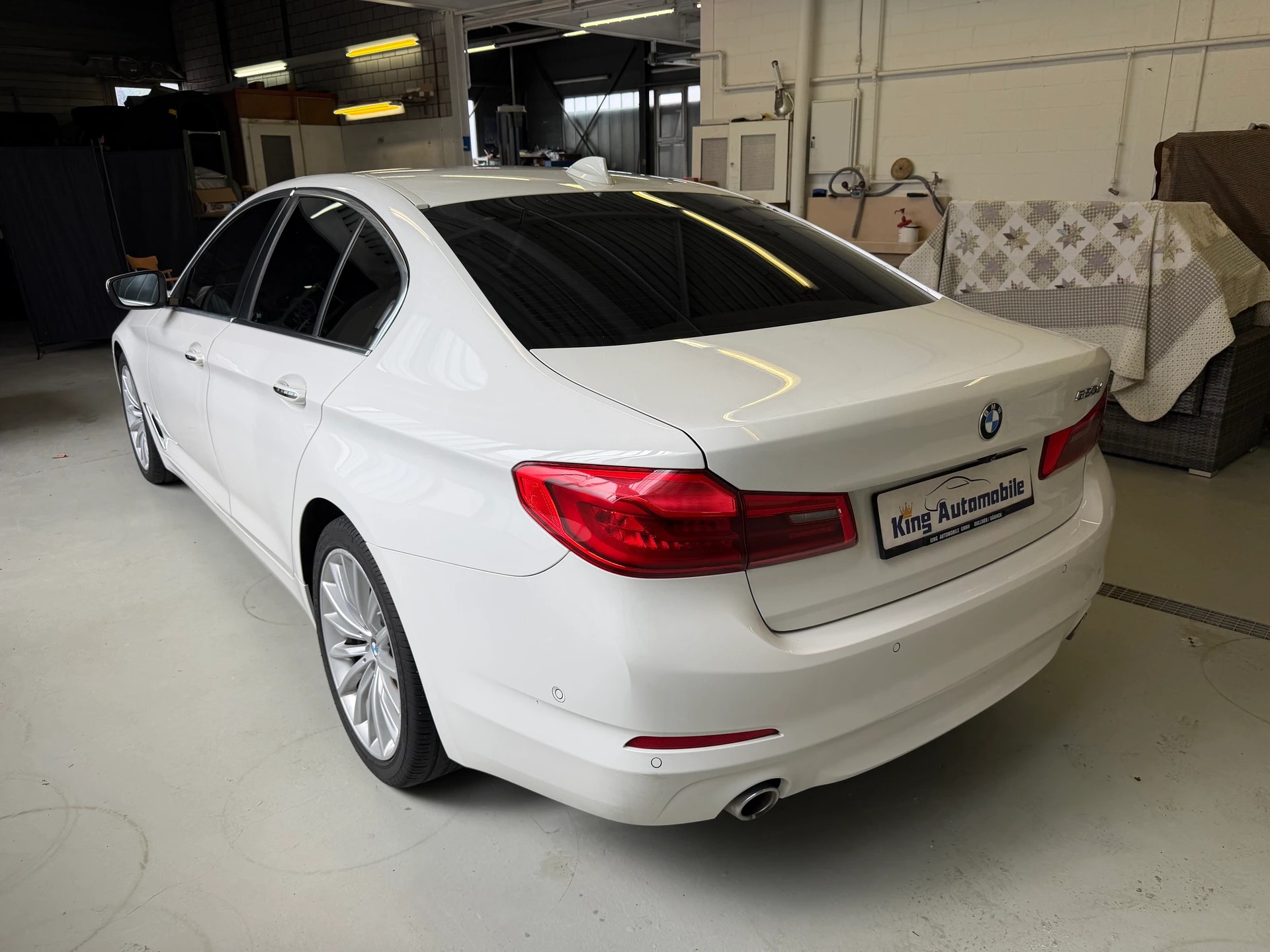 BMW 520d Steptronic | Frisch MFK | Navi | Adaptiv LED | Driving Assistant-image-4