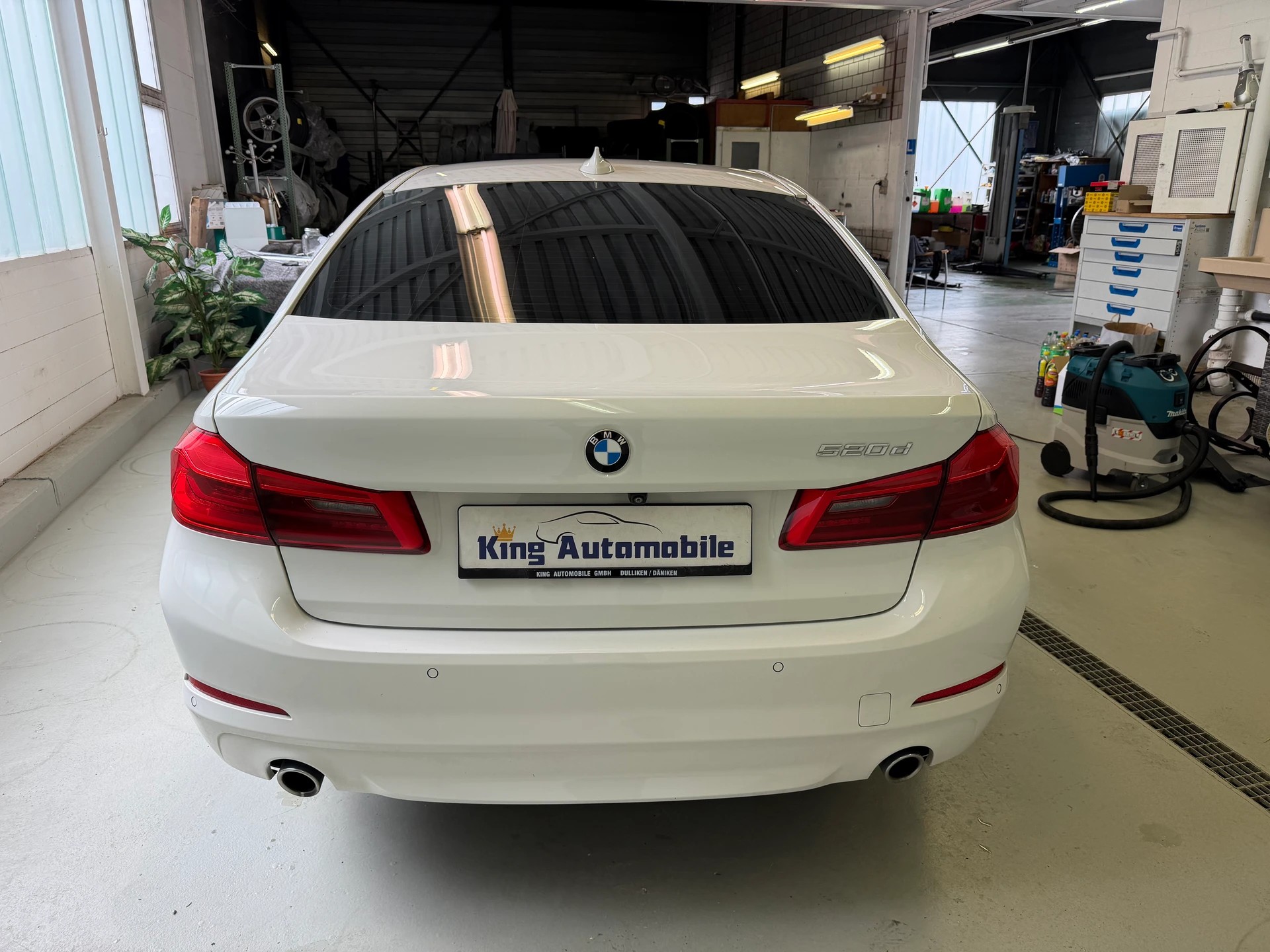 BMW 520d Steptronic | Frisch MFK | Navi | Adaptiv LED | Driving Assistant-image-5